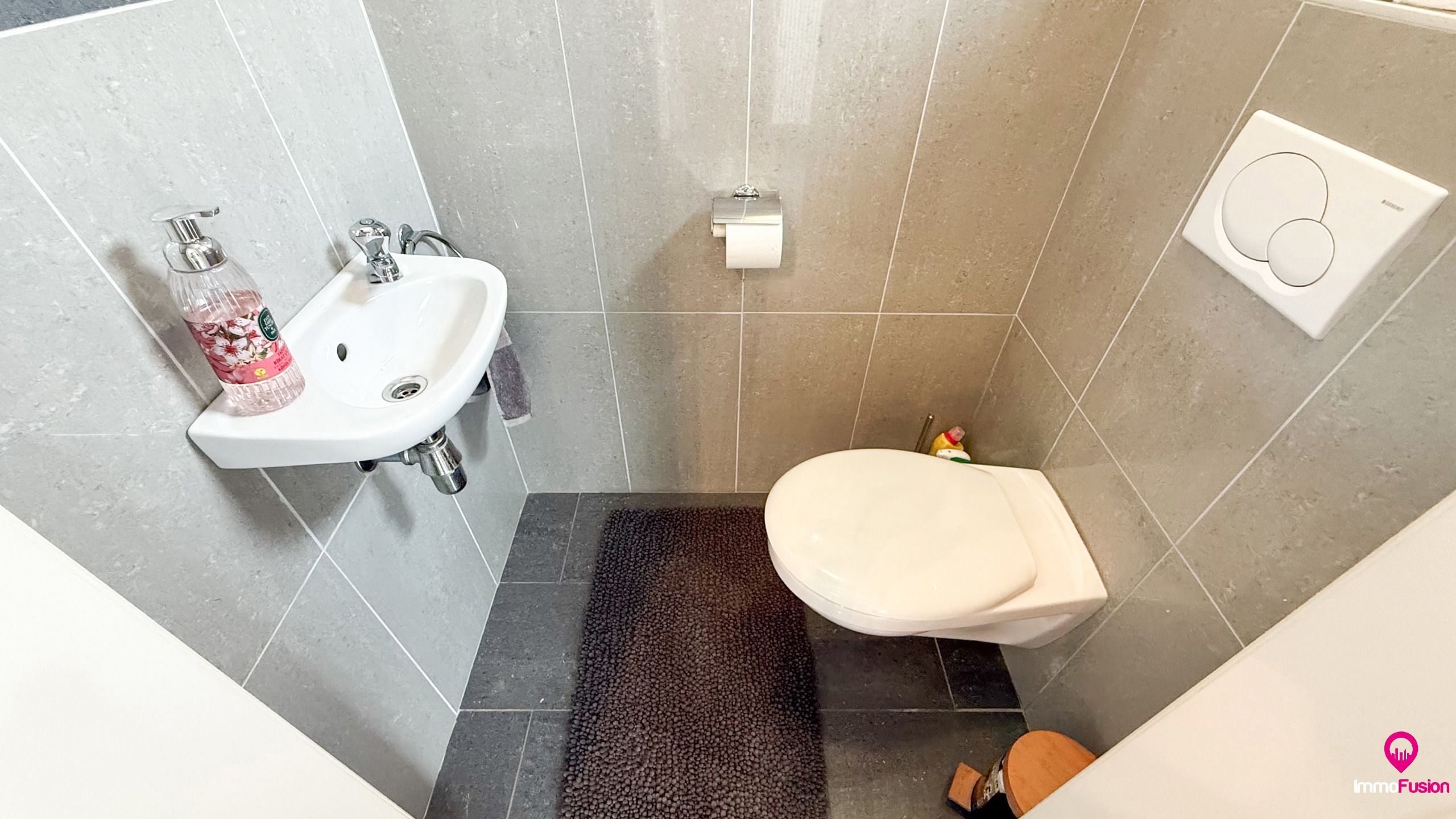 Instapklare woning met 3 slpks, tuin en garage in Lillo! foto 19