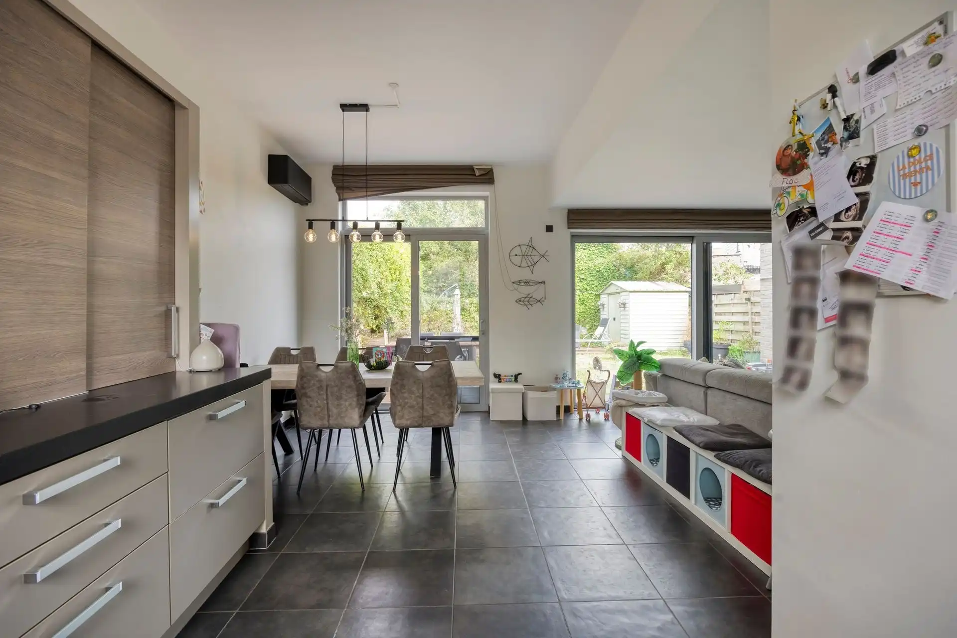 STIJLVOLLE EN INSTAPKLARE WONING MET TUIN EN CARPORT ! foto 6