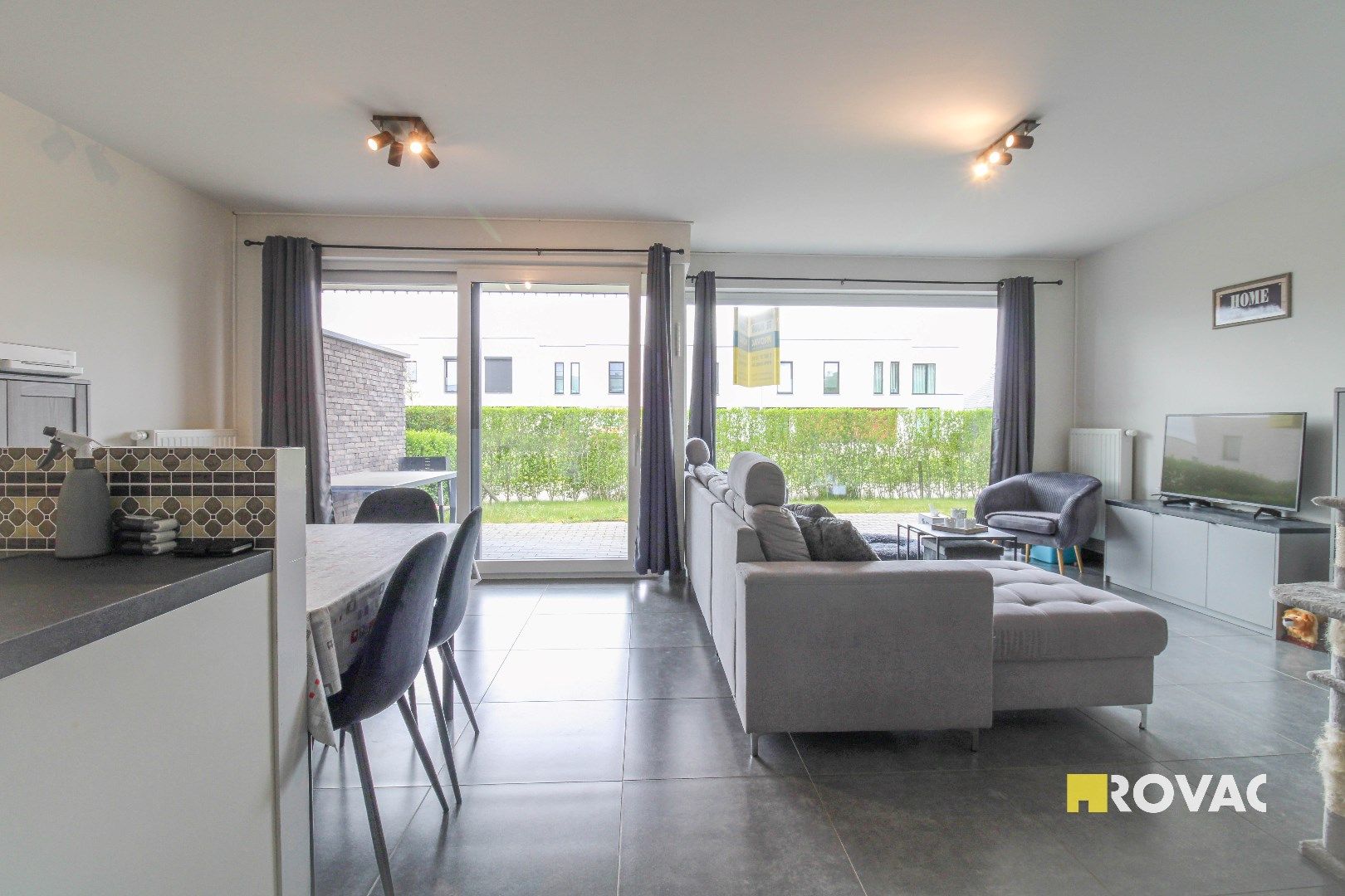 Gelijkvloers appartement met tuin en garage! foto 2