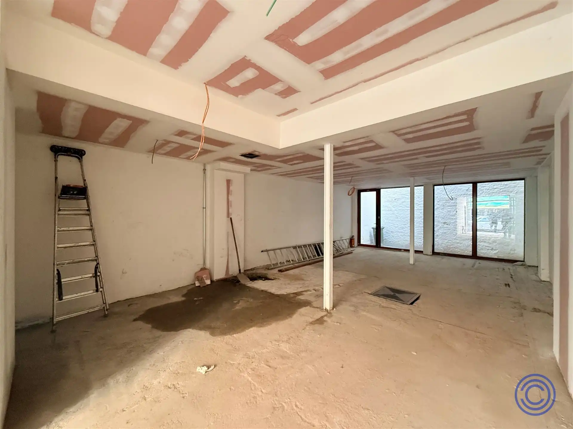 Handelspand ca. 90m² met terras aan Marnixplaats foto 4