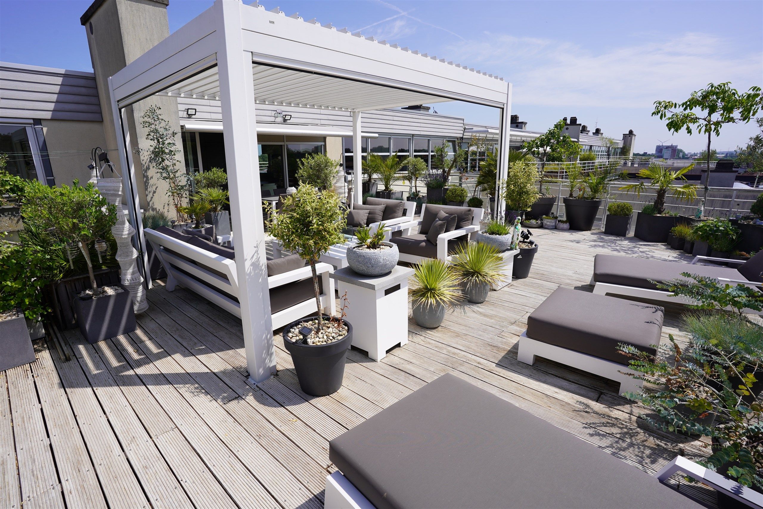 DAK appartement: Een zeldzame kans!  Luxe leven aan de TOP! foto {{pictureIndex}}