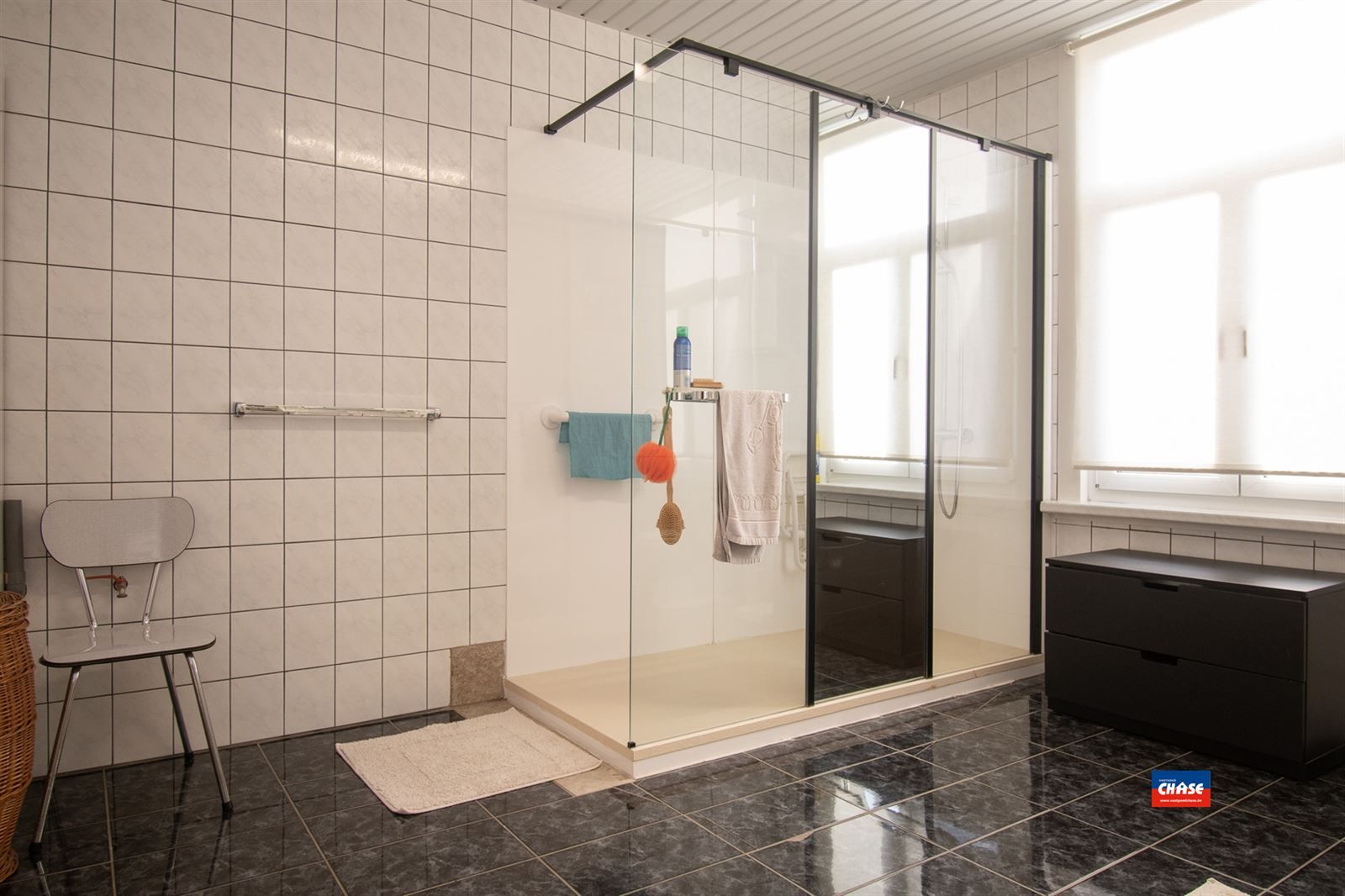 Rijwoning met drie slaapkamers en tuin foto 19