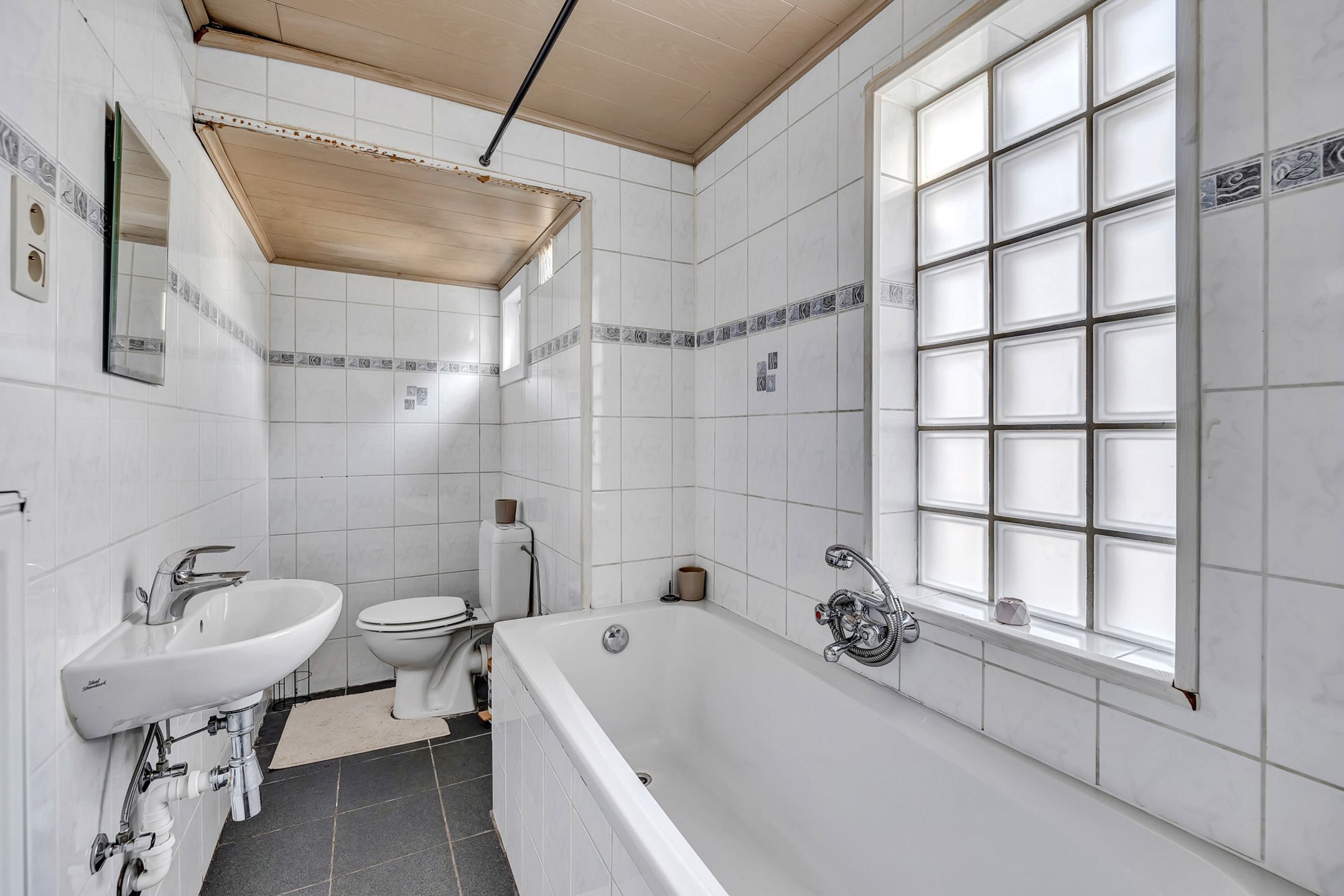 Bekende frituur + woonst met 3 slaapkamers in Baardegem foto 21