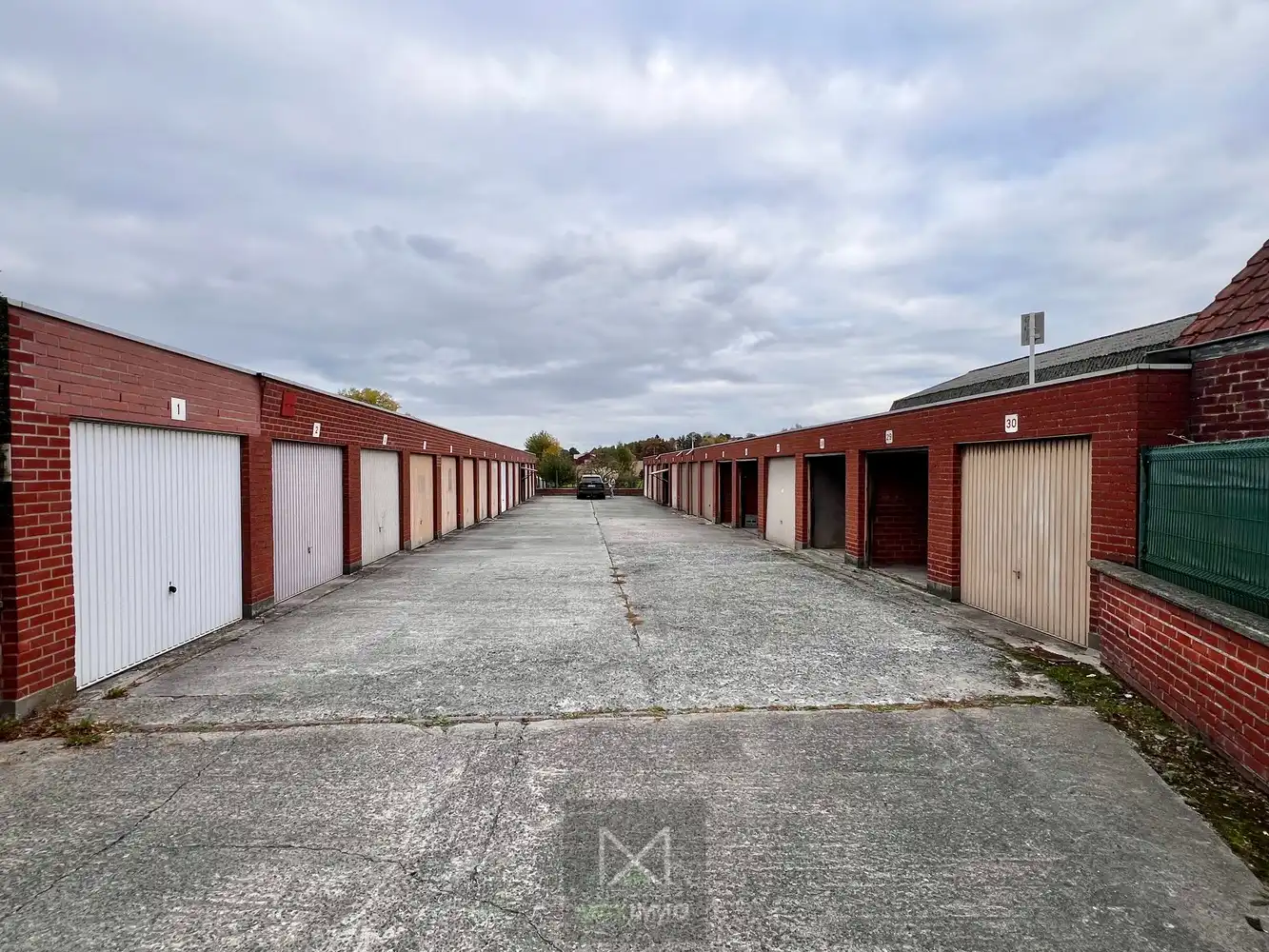 "Te huur: Garagebox in Lauwe, Spoorwegstraat - Perfect voor al uw opslagbehoeften!" foto 2