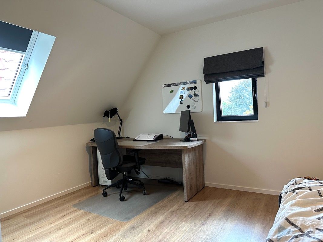 Prachtige, ruime nieuwbouwwoning gelegen in een rustig woonerf midden in het centrum van Zoersel foto 17