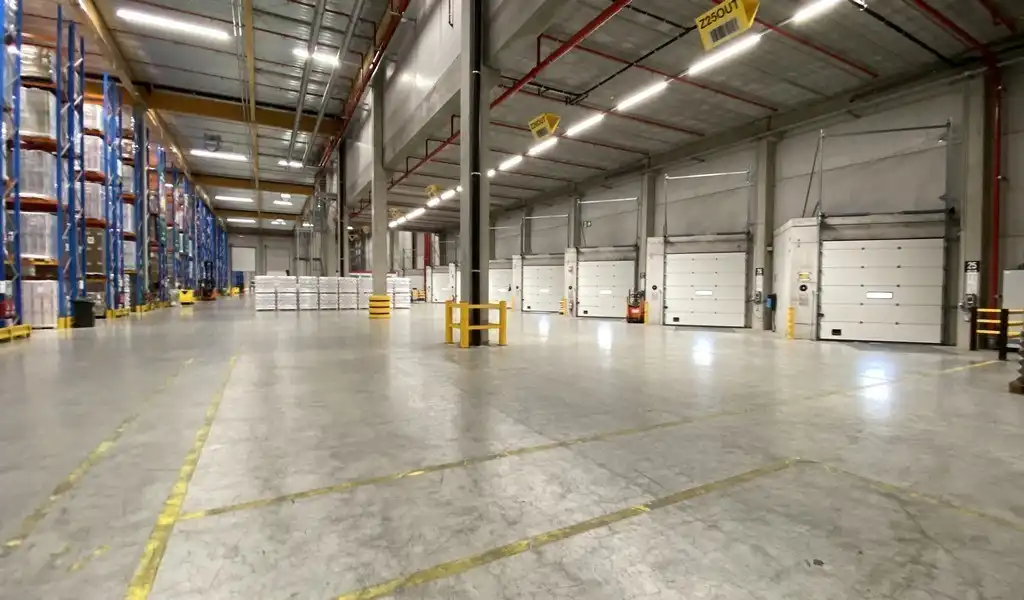 Recent logistiek magazijn te huur in IZ De Hulst Willebroek foto 3