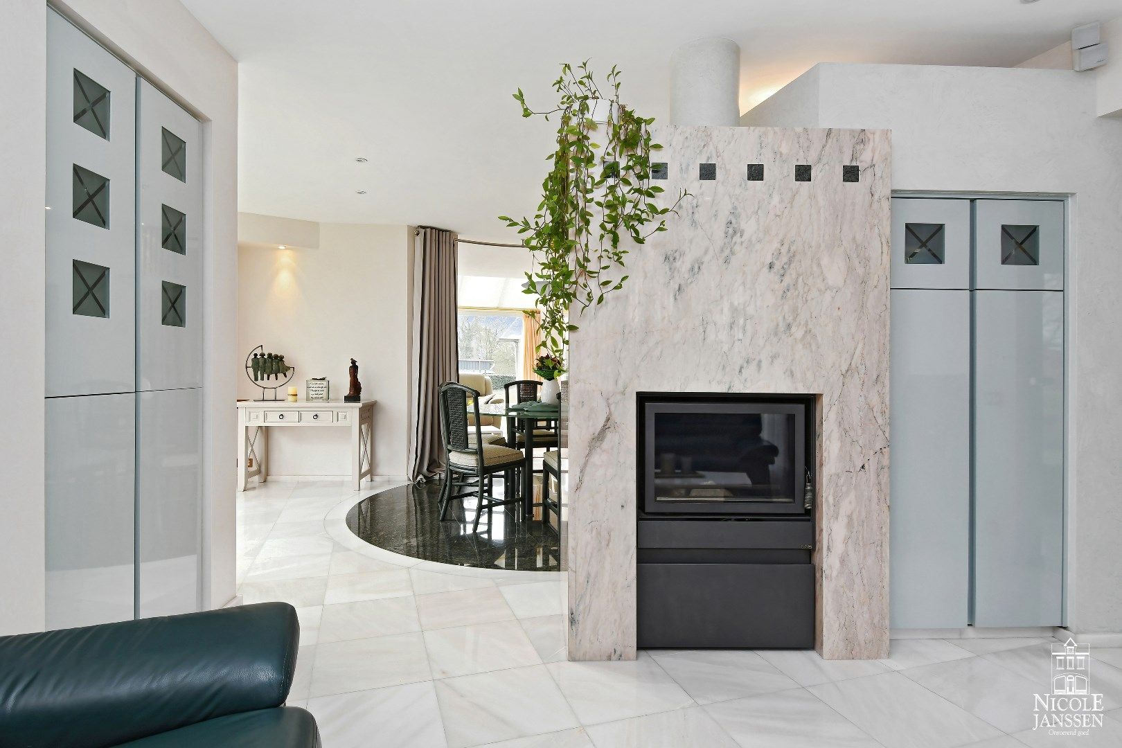 Vrijstaande gelijkvloerse gezinswoning met 4 slaapkamers en prachtige tuin foto 6