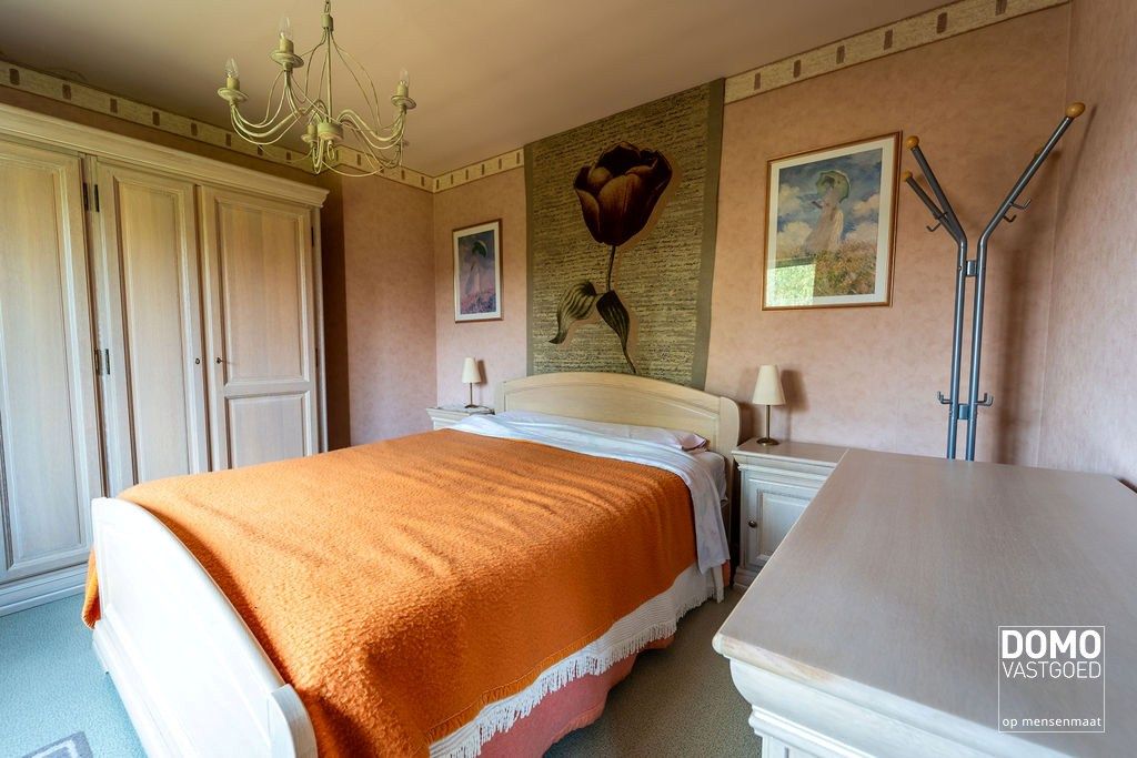 KARAKTERVOLLE, RUIME WONING MET 4 SLAAPKAMERS EN ZONNIGE TUIN TE STOKROOIE foto 16