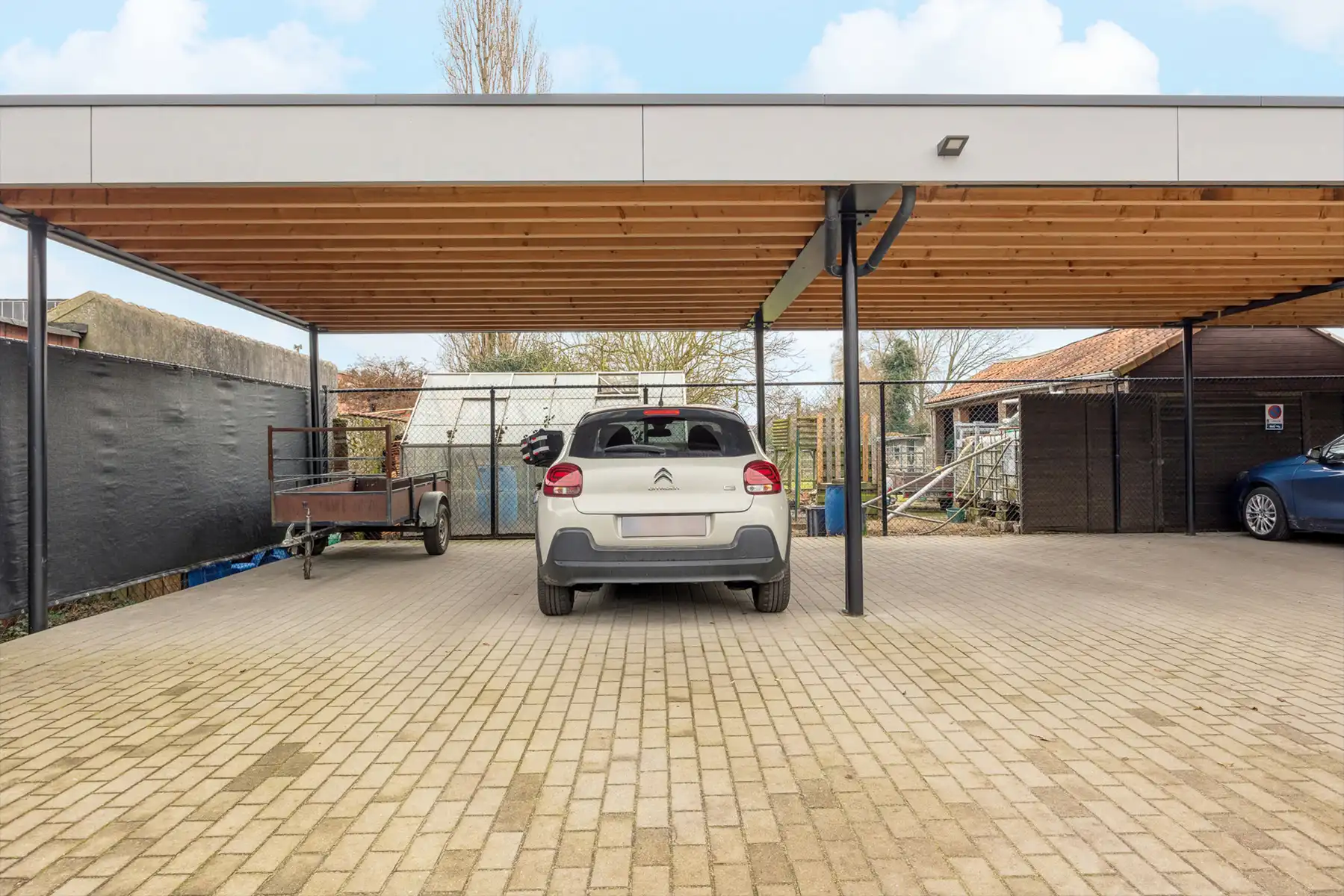 Recent appartement met autostaanplaats in het centrum van Stabroek! foto 14