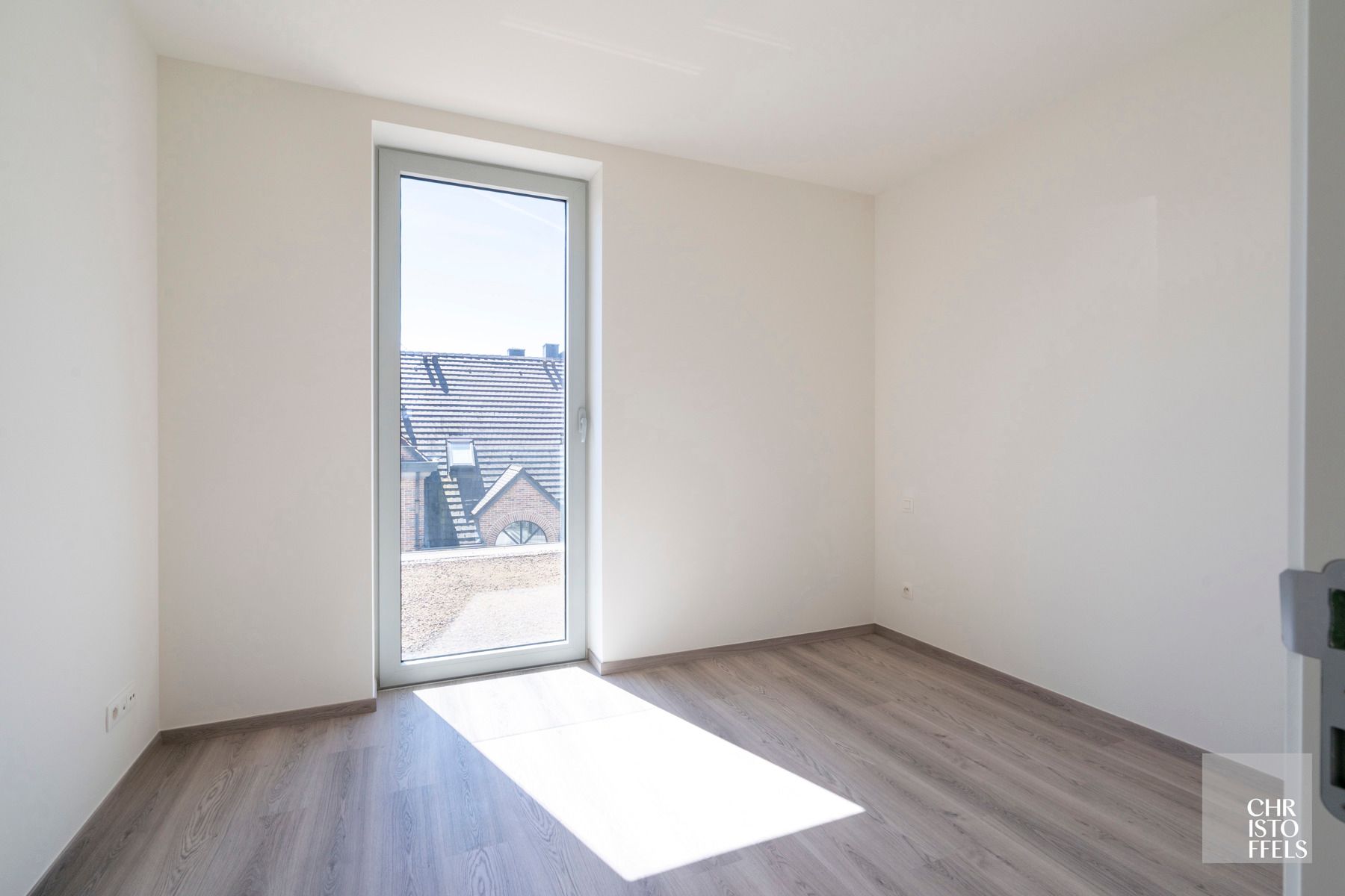 TE HUUR - Nieuwbouw 2-slaapkamerappartement in hartje Lanaken! foto 10