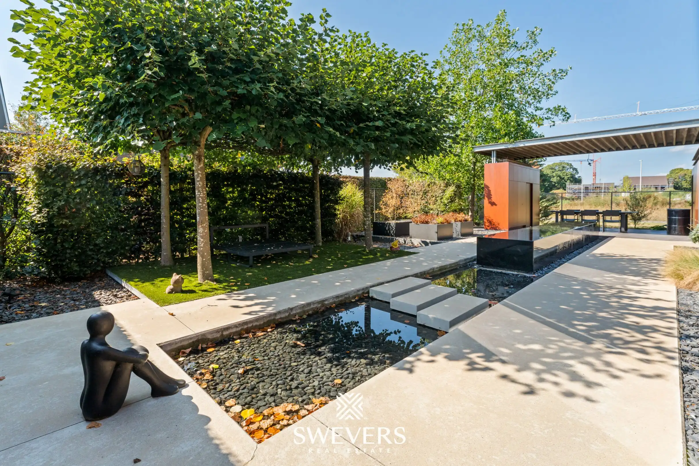 Instapklare woning met prachtig aangelegde tuin en overdekt terras foto 2