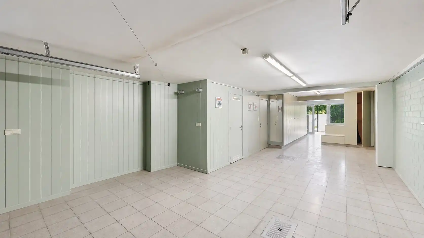 Ruime, stevige gezinswoning met 6 kamers en garage te Heist foto 27