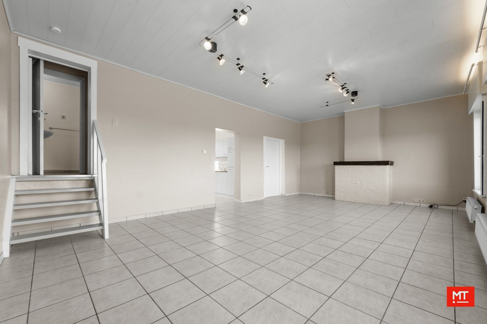 Landelijk gelegen alleenstaande woning met 3 slaapkamers, tuin en garage in Bikschote foto 10