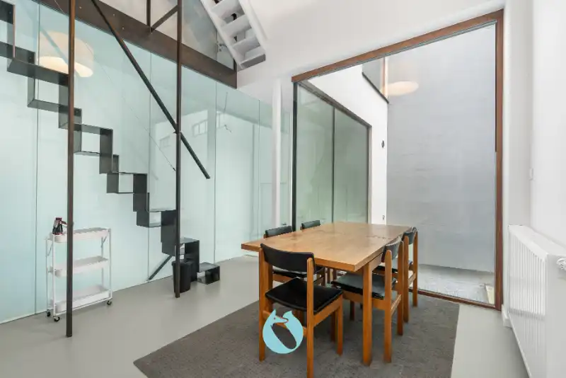 Instapklare stadswoning met 2 slaapkamers, bureauruimte en tuin foto 8