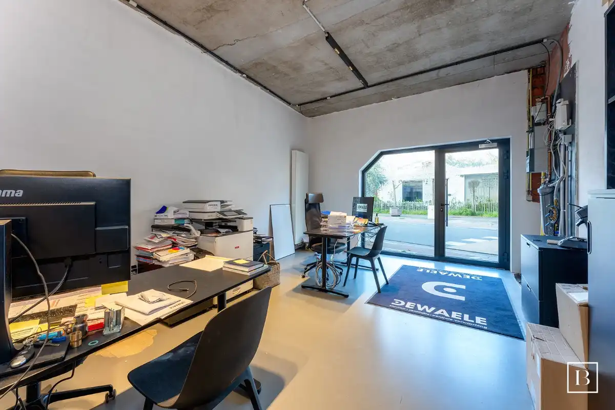 Multifunctioneel pand met loods (ca. 150m²) en woonst foto 17