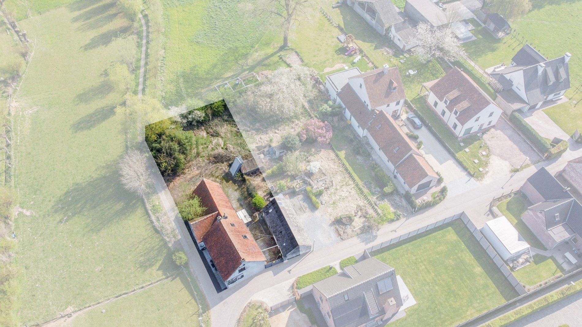 Uniek gelegen bouwgrond in het landelijke Huise foto 3