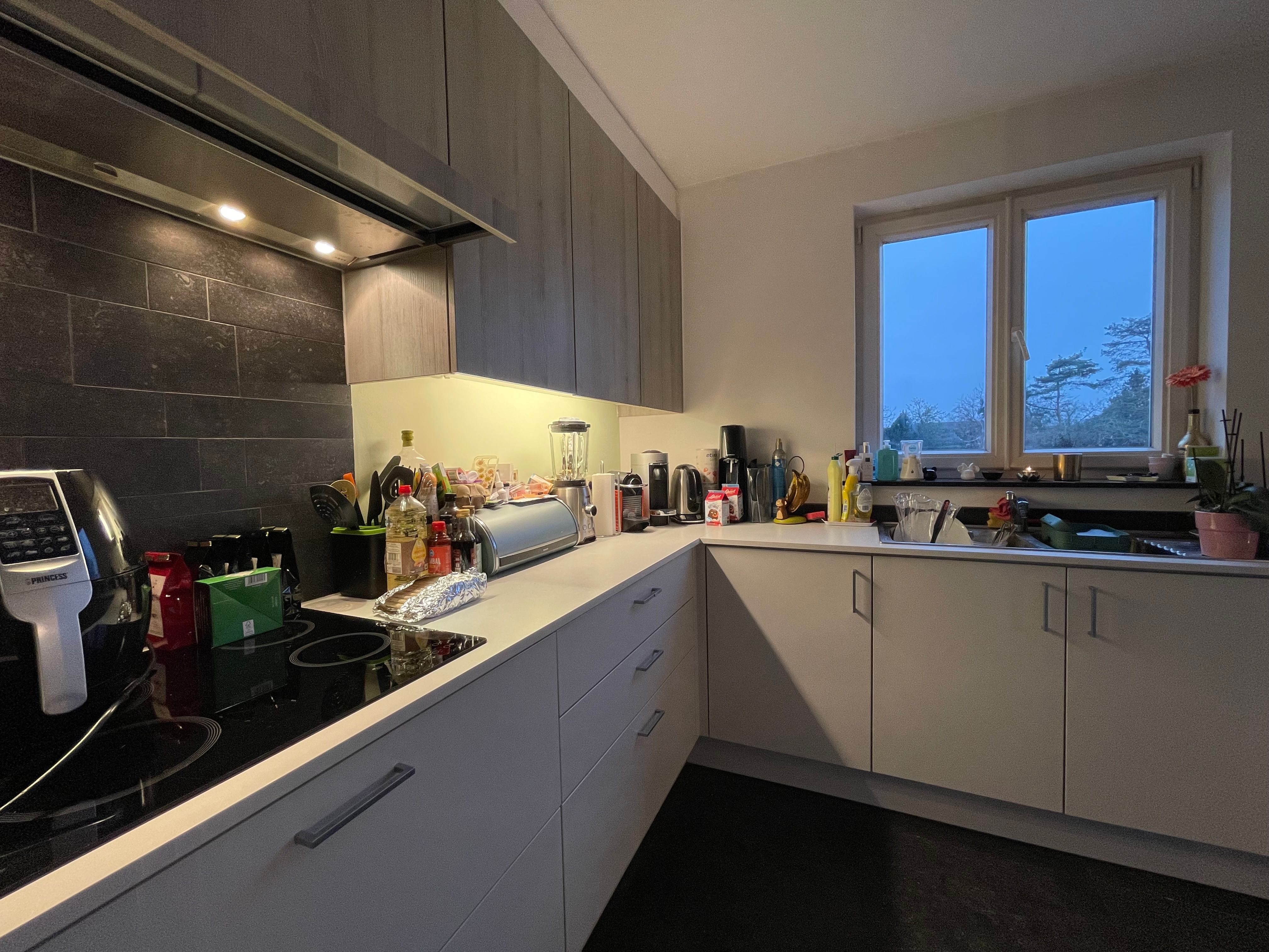 Lichtrijk appartement in nieuwstaat foto 11