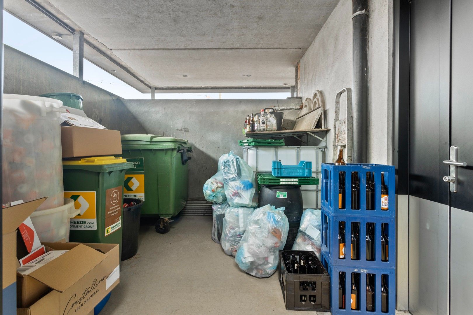 Handelspand met twee appartementen te Diksmuide foto 12