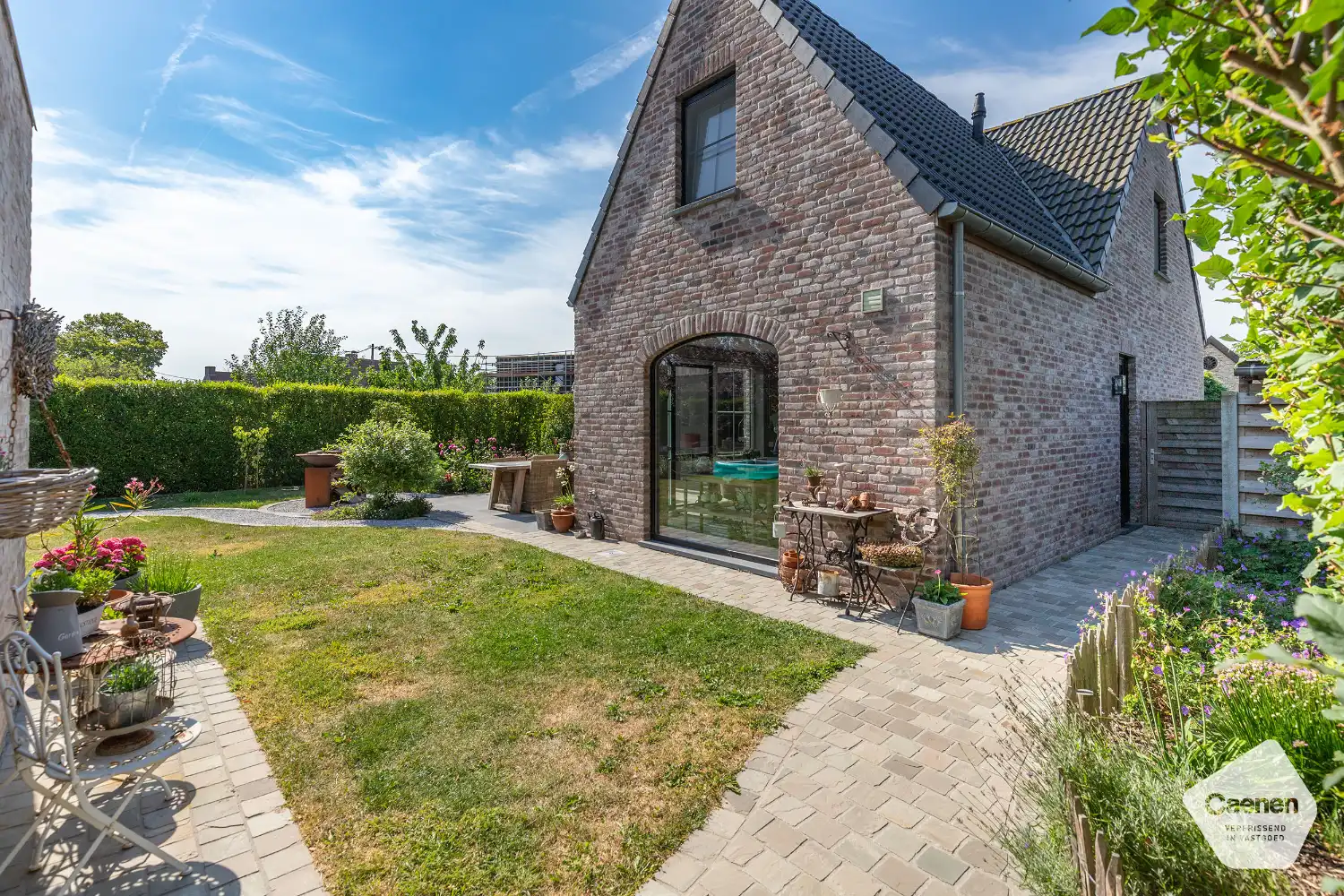 Energiezuinige prachtige woning op landelijke ligging met 3 slaapkamers en prachtige tuin! foto {{pictureIndex}}
