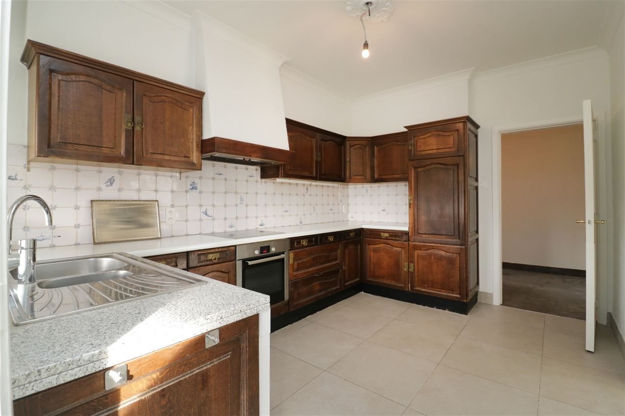 Villawoning met 4 slaapkamers en bijgebouw foto 16