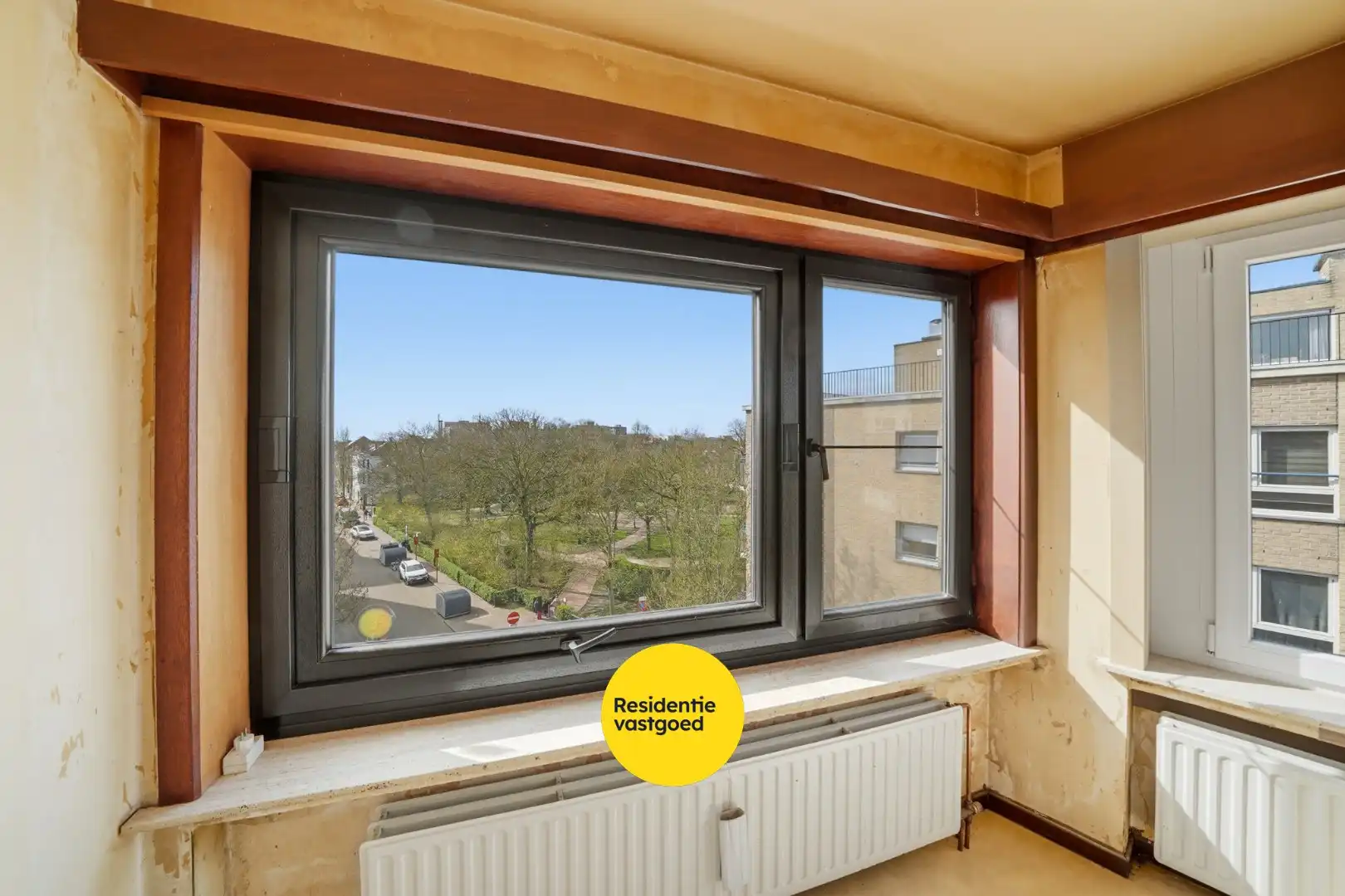 Op te frissen appartement met zicht op het Sint-Catharinaplein in Oostende foto 4