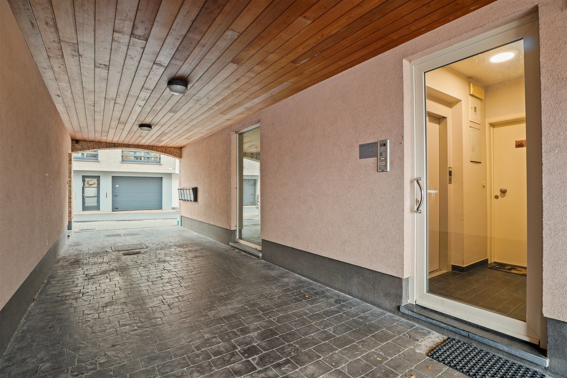 Gelijkvloers appartement met staanplaats, in centrum Berlare. foto 16