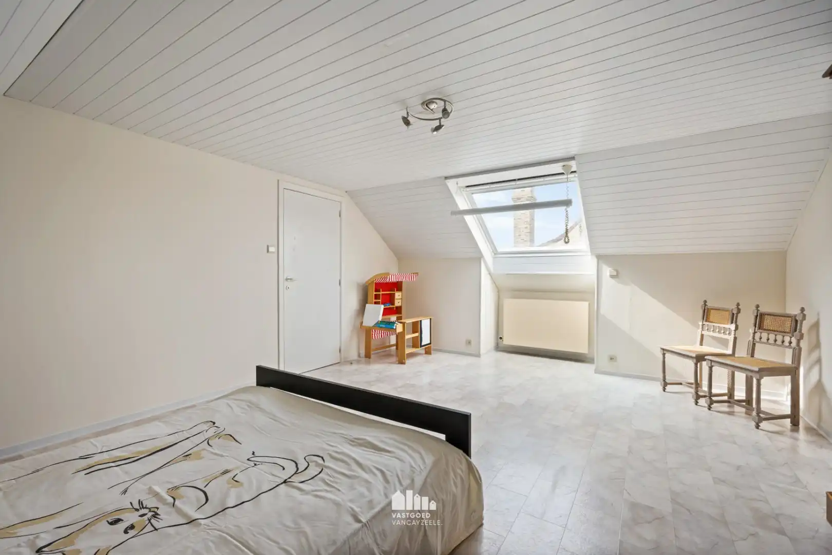 Instapklare villa met zonnige tuin op topligging in rustige wijk te Ieper    foto 25