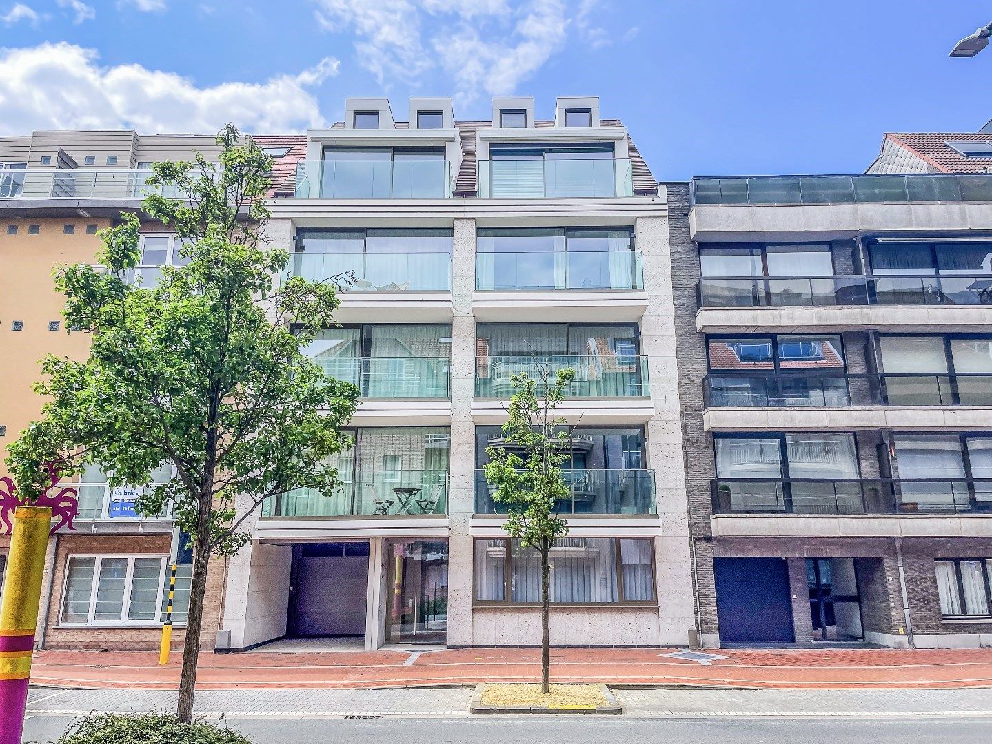 Nieuw appartement gelegen in het centrum van Knokke ( P. Parmentierlaan). Parking te koop foto 1