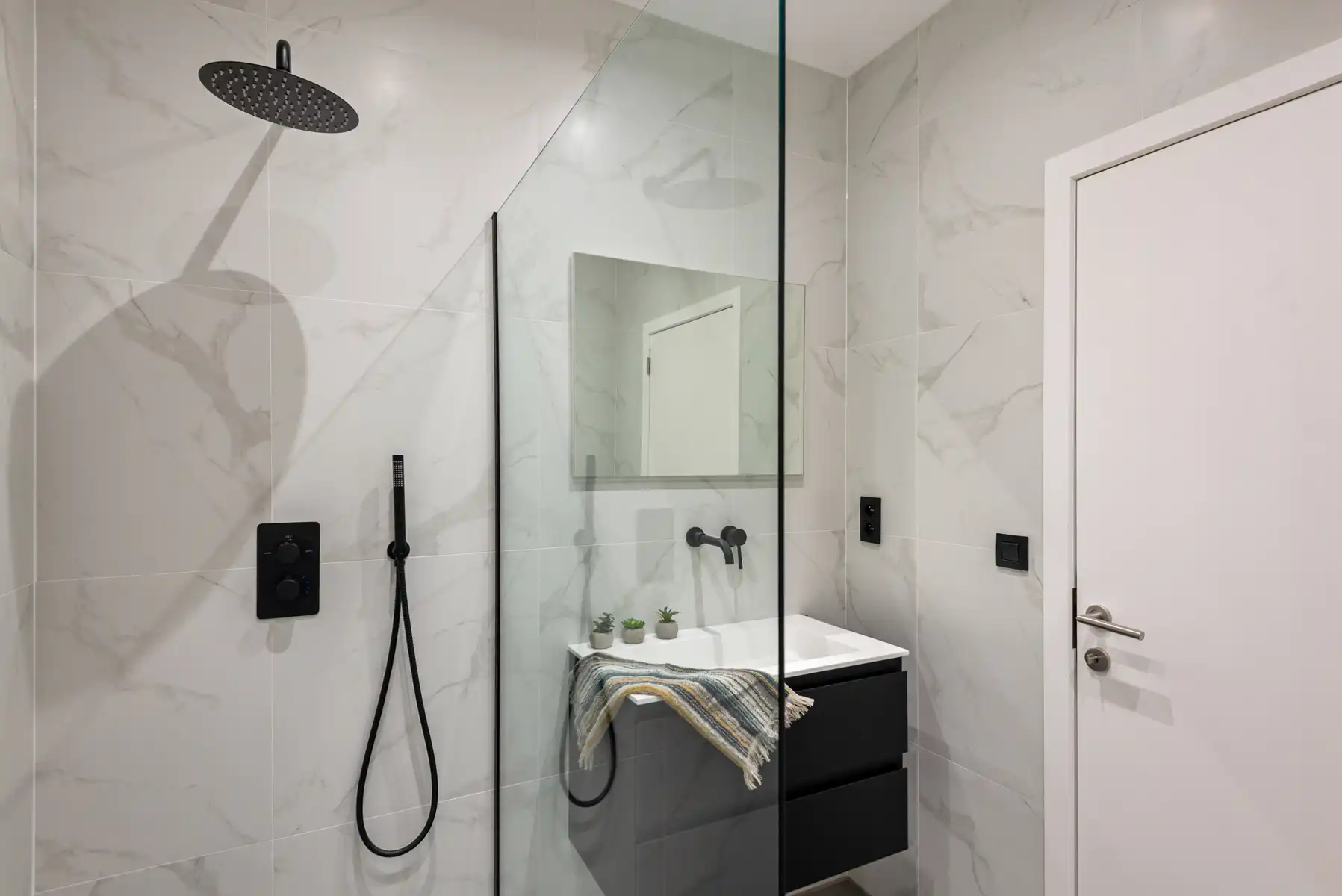 Nieuwbouw gelijkvloers appartement met tuin en garagebox foto 15