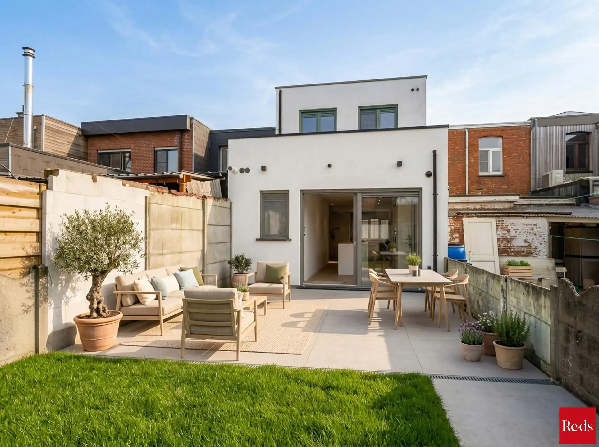 Volledig gerenoveerde woning in het hart van Wijnegem foto 26