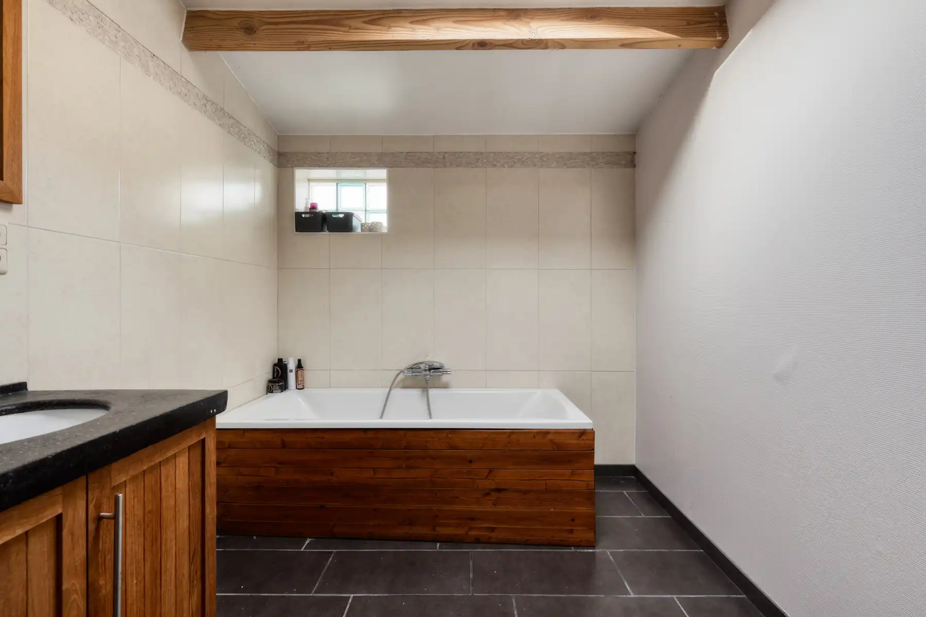 Instapklare woning met 3 slaapkamers en ruime tuin foto 10