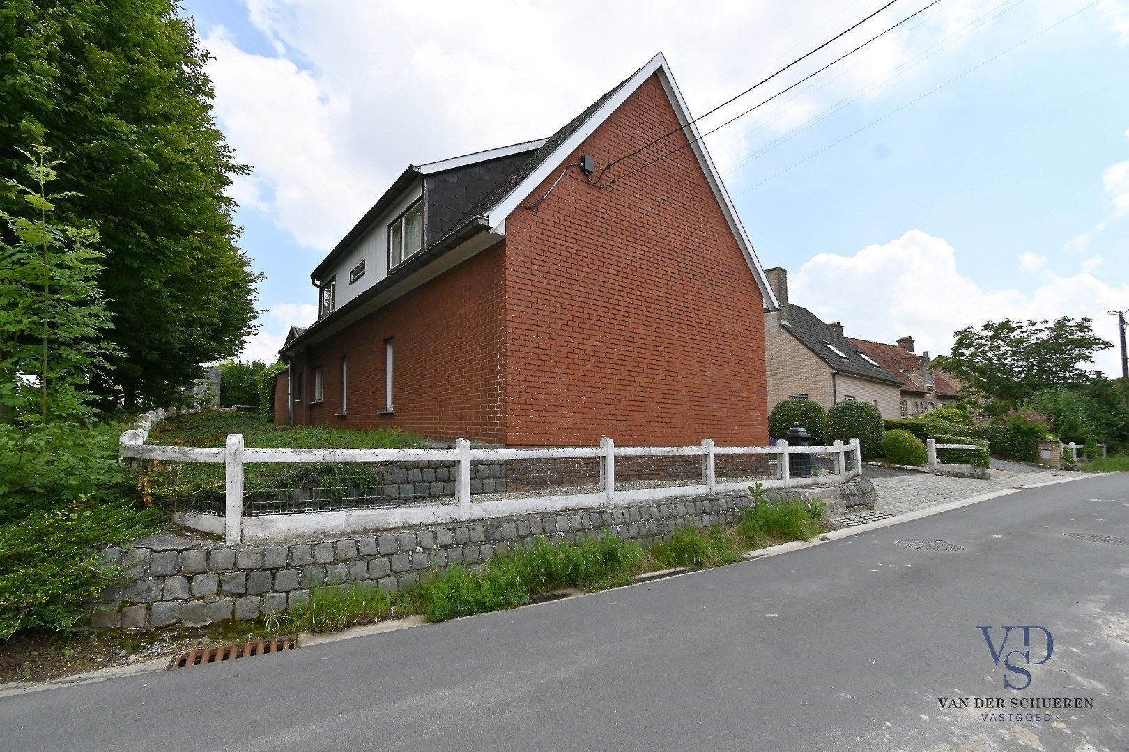 Degelijke eengezinswoning, landelijk gelegen  foto 40