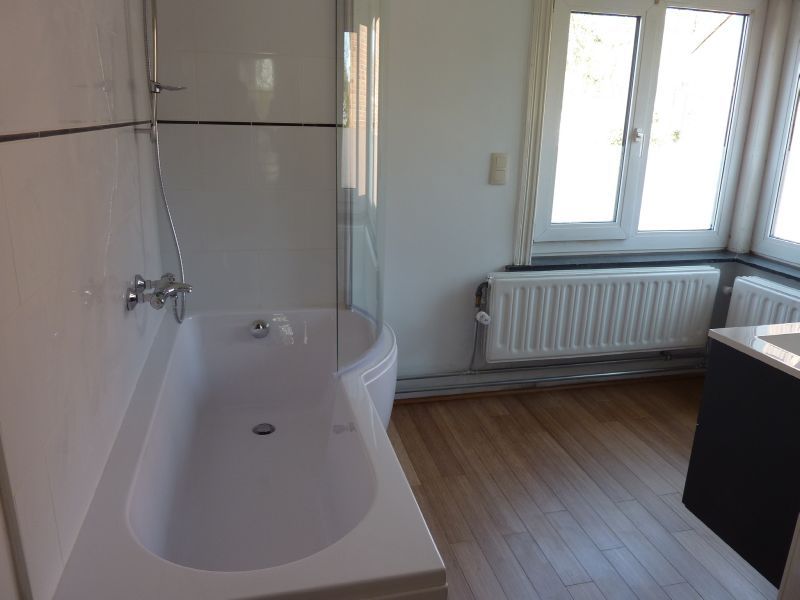 Gezellige woning met mooie tuin foto 9