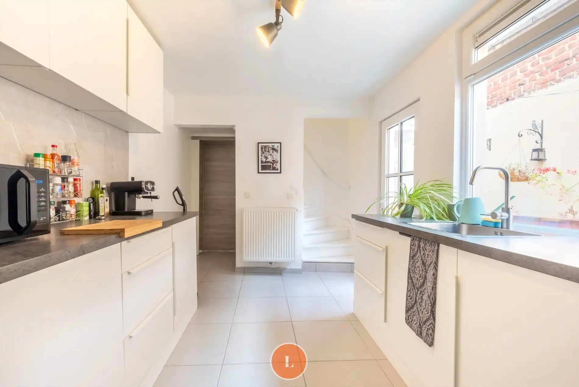 Instapklare gezinswoning met 4 slaapkamers en tuin foto 5