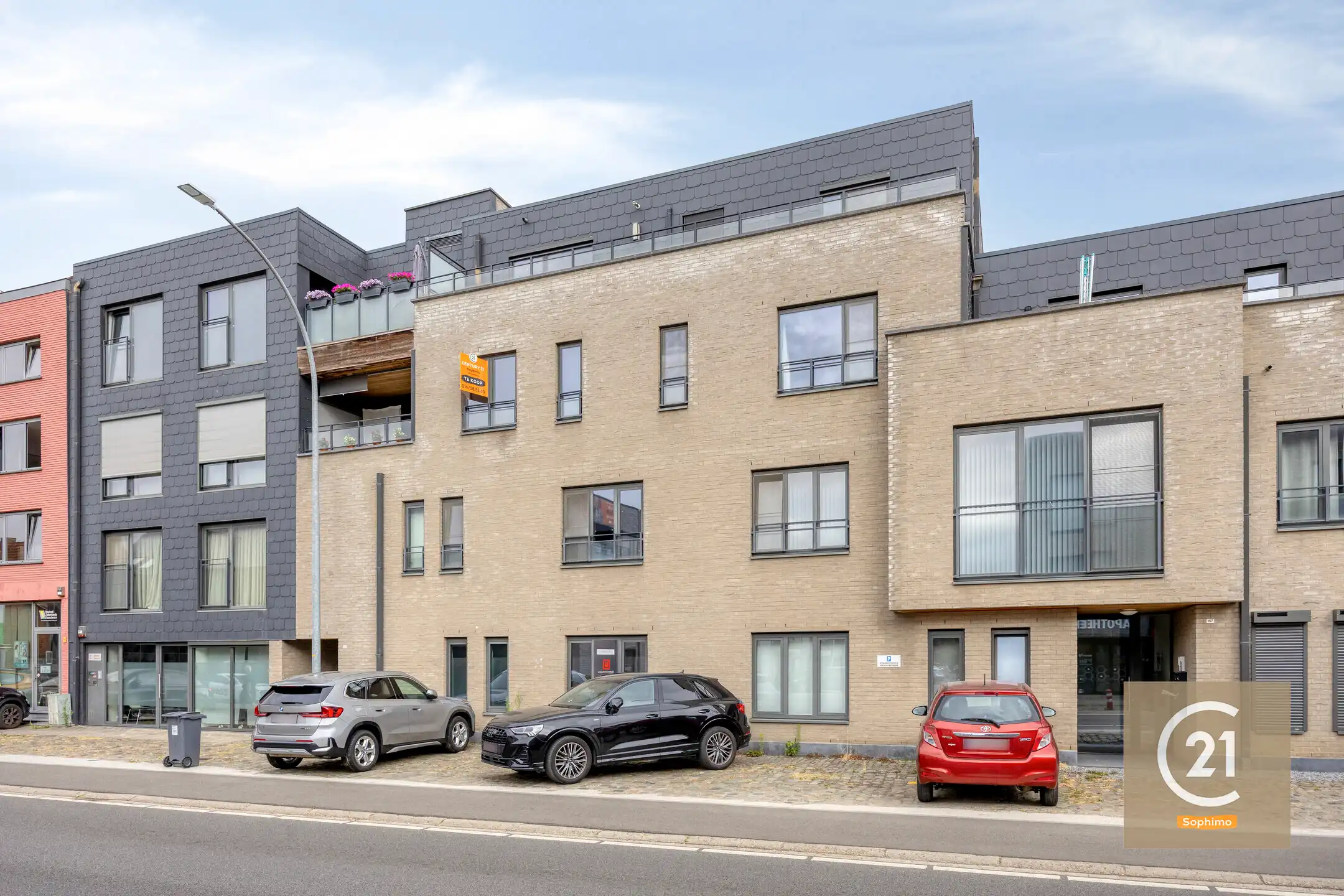 Zeer ruim appartement met 2 slaapkamers & prachtig terras foto 2