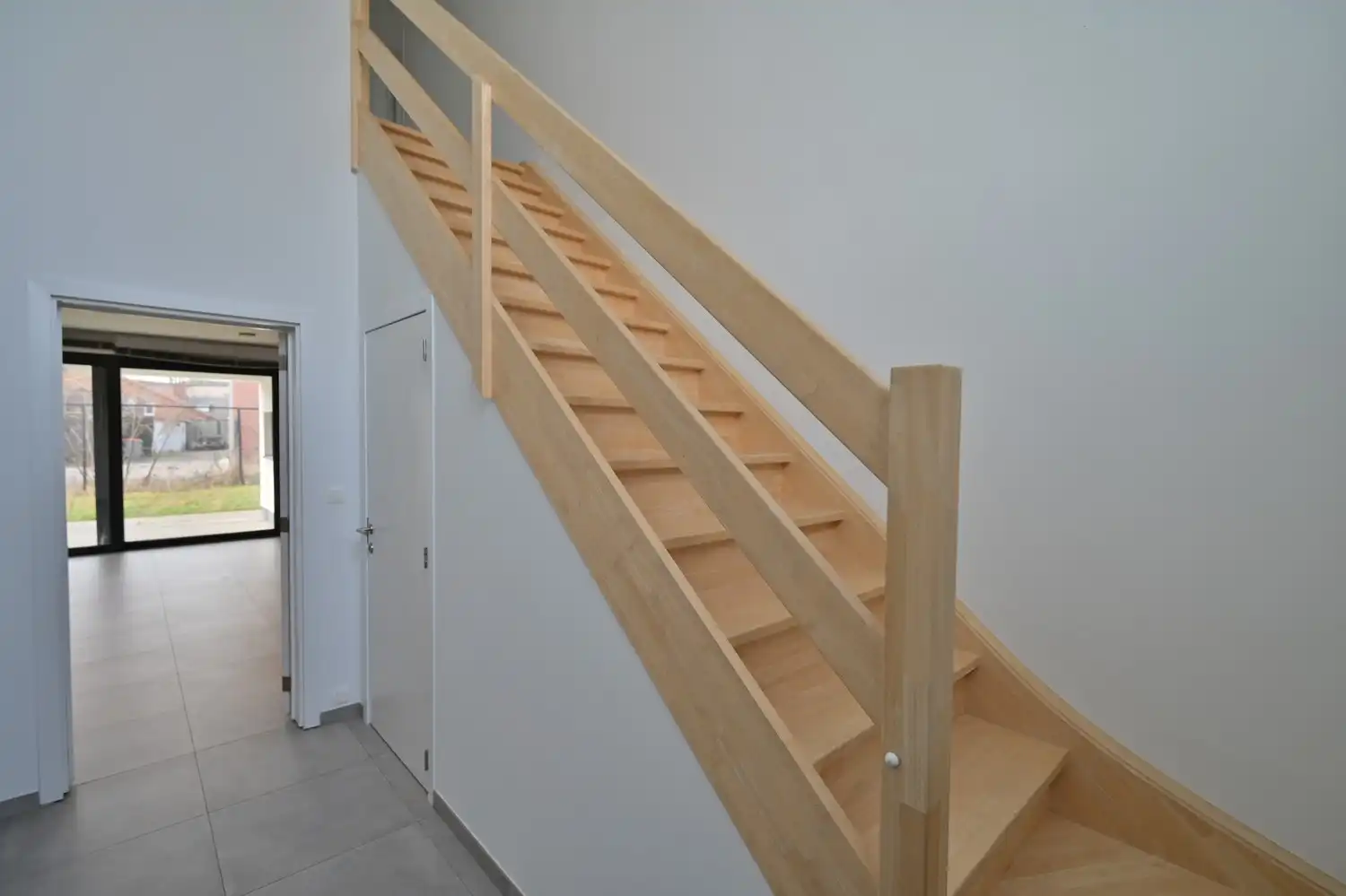 Moderne halfopen woning met 3 slaapkamers in het centrum van Lanaken foto 4