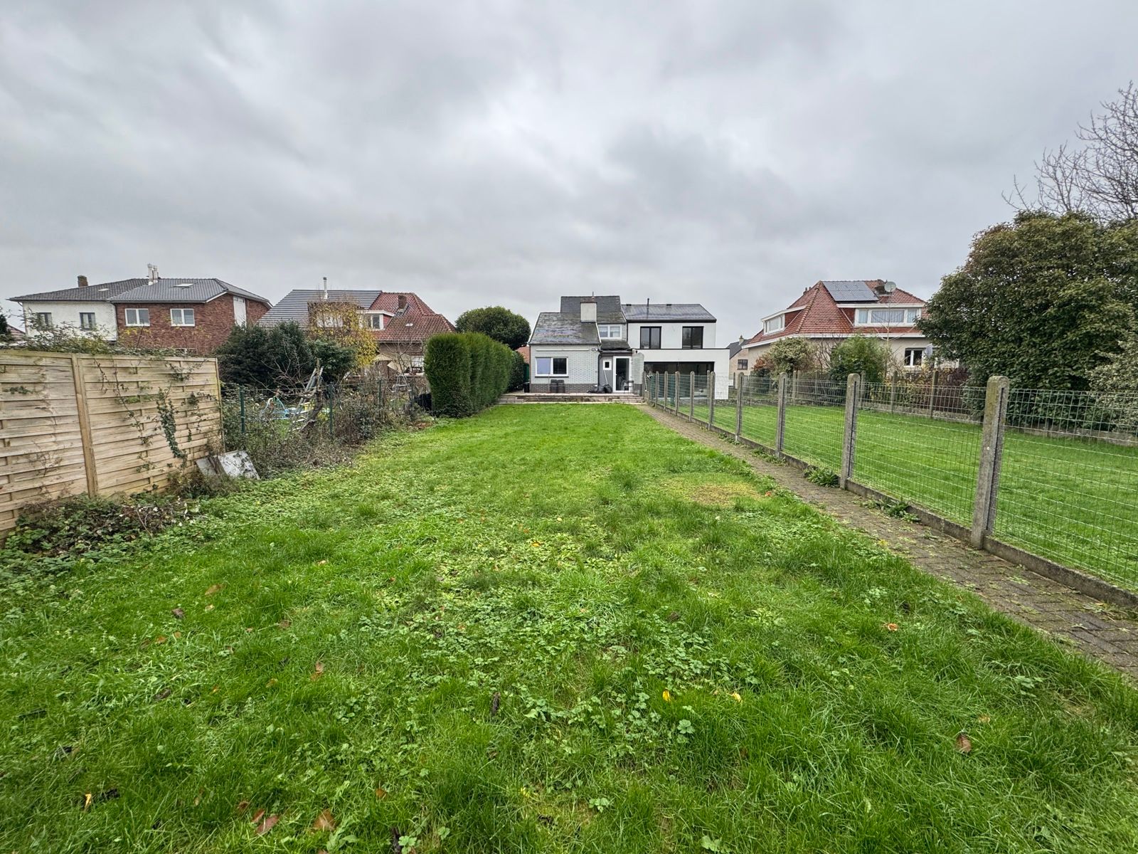 Goed gelegen driegevelwoning met 4 slaapkamers en tuin foto 27