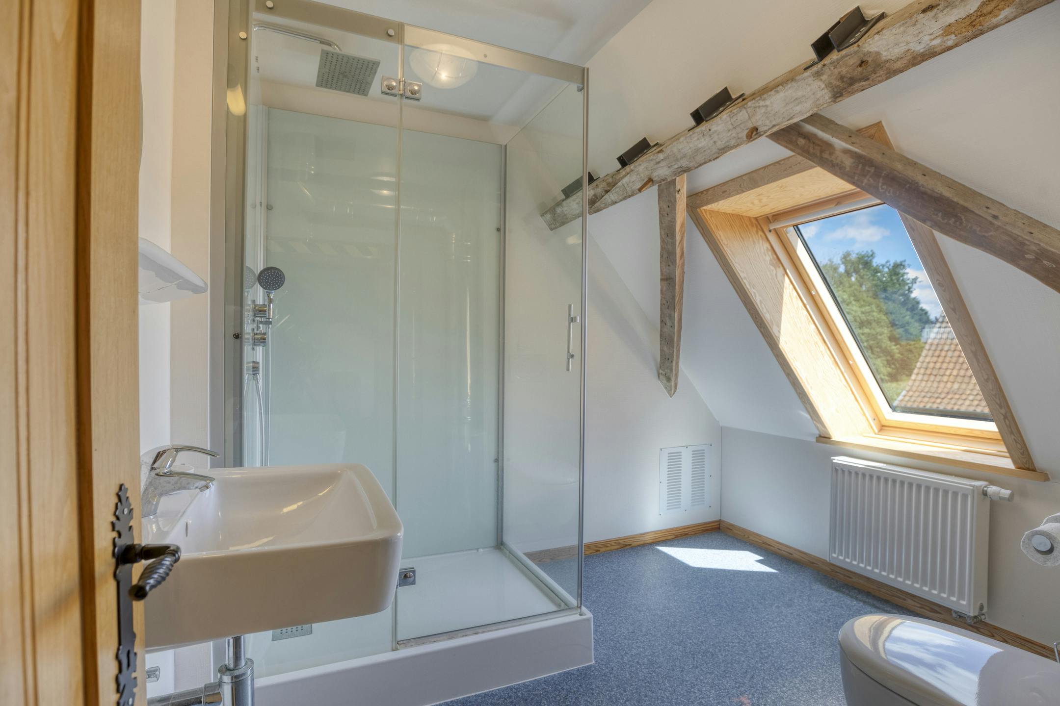 Ruime, energiezuinige woning met bijgebouw op 1.700m² in Beauvoorde. foto 21