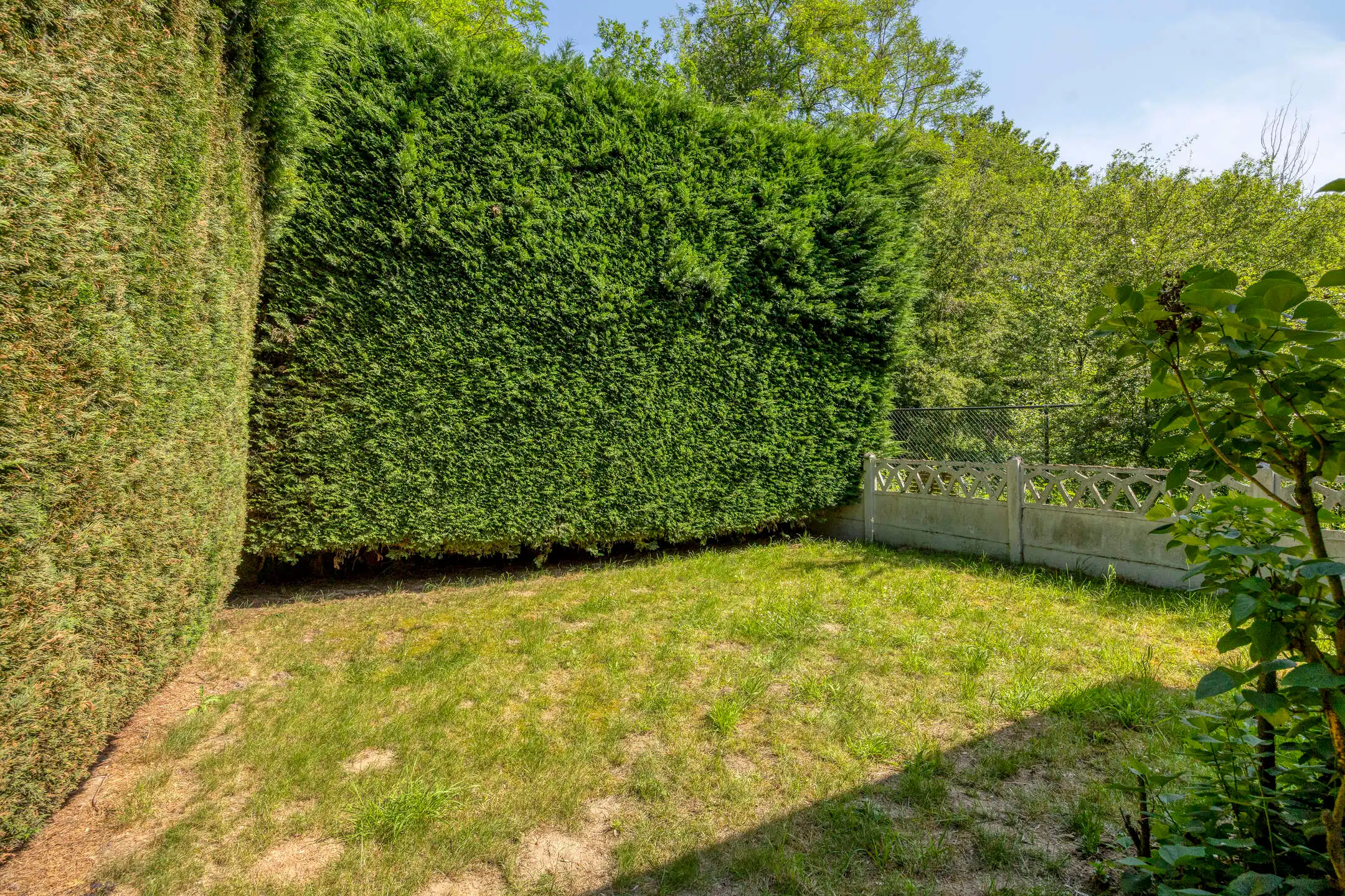 Halfopen woning met ruime garage en uitbreidingspotentieel foto 37