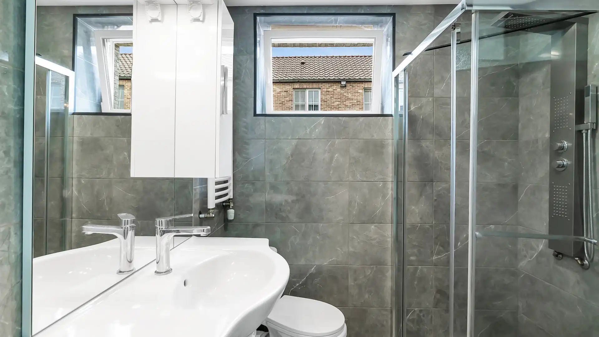 INSTAPKLARE, VOLLEDIG VERNIEUWDE EENGEZINSWONING MET APARTE LEEFUNIT EN PRACHTIG GOED UITZICHT IN HET CHARMANTE GENOELSELDEREN foto 20