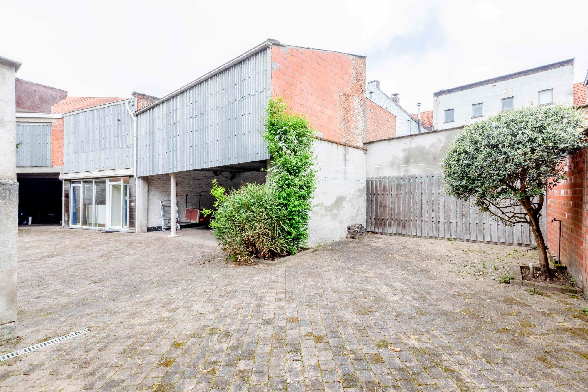 Statig herenhuis met karaktervolle elementen en polyvalent bijgebouw op royaal perceel foto 24