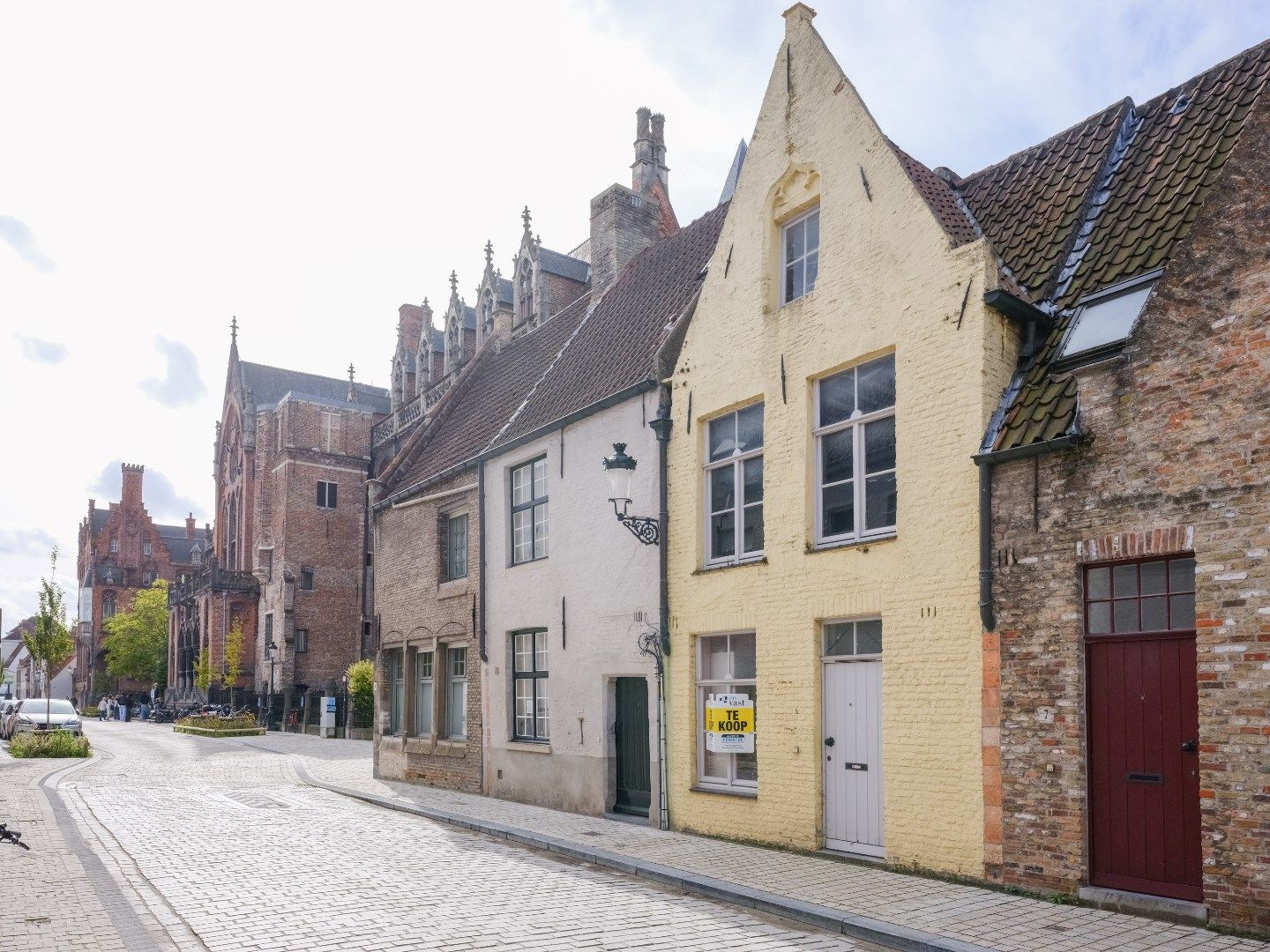 Te koop: te renoveren stadswoning met 3 slaapkamers in hartje Brugge foto 1