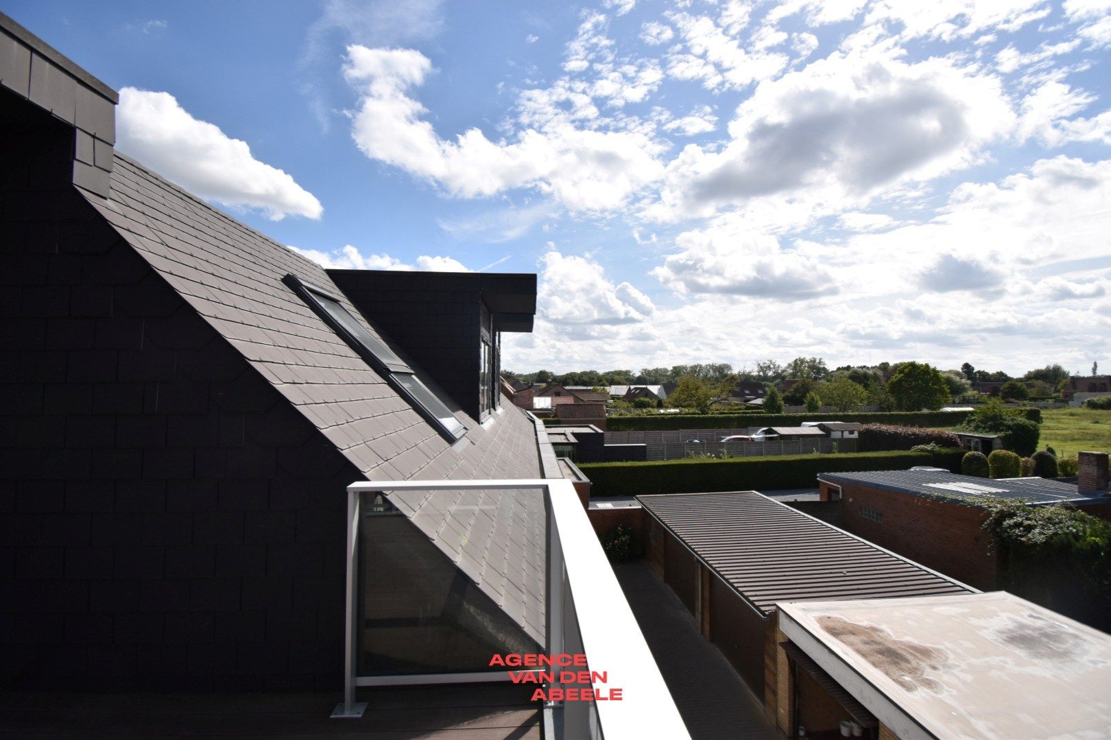 Opbrengsteigendom met 6 appartementen en 7 garages  foto 27