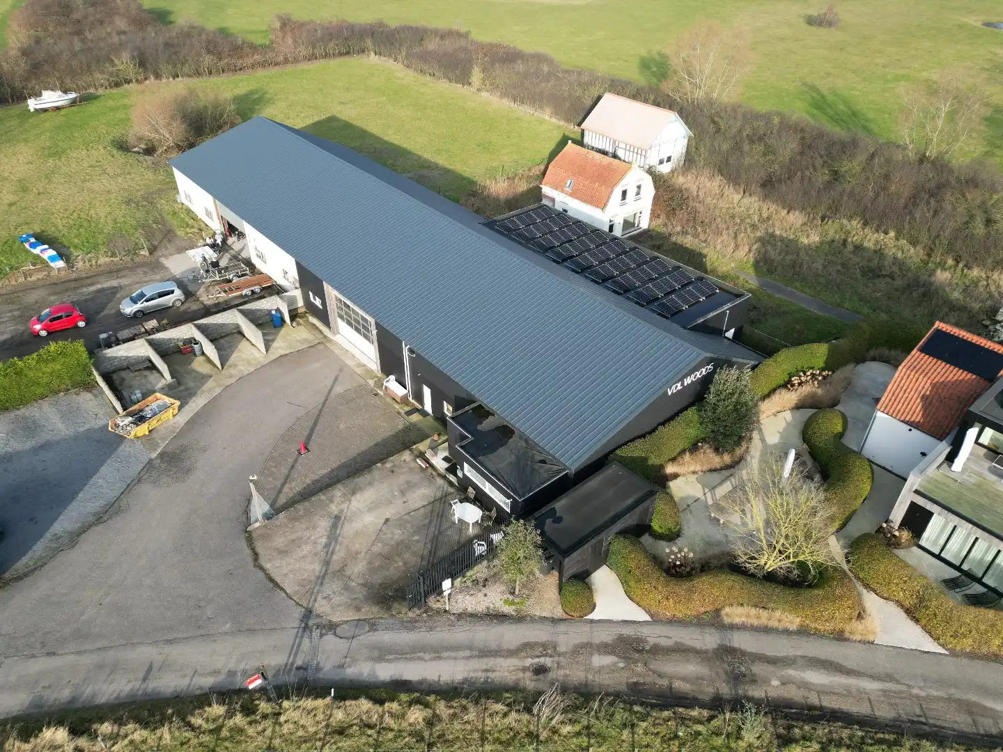 "Ruime hangar in Retranchement biedt talloze mogelijkheden voor industrieel gebruik" foto 4