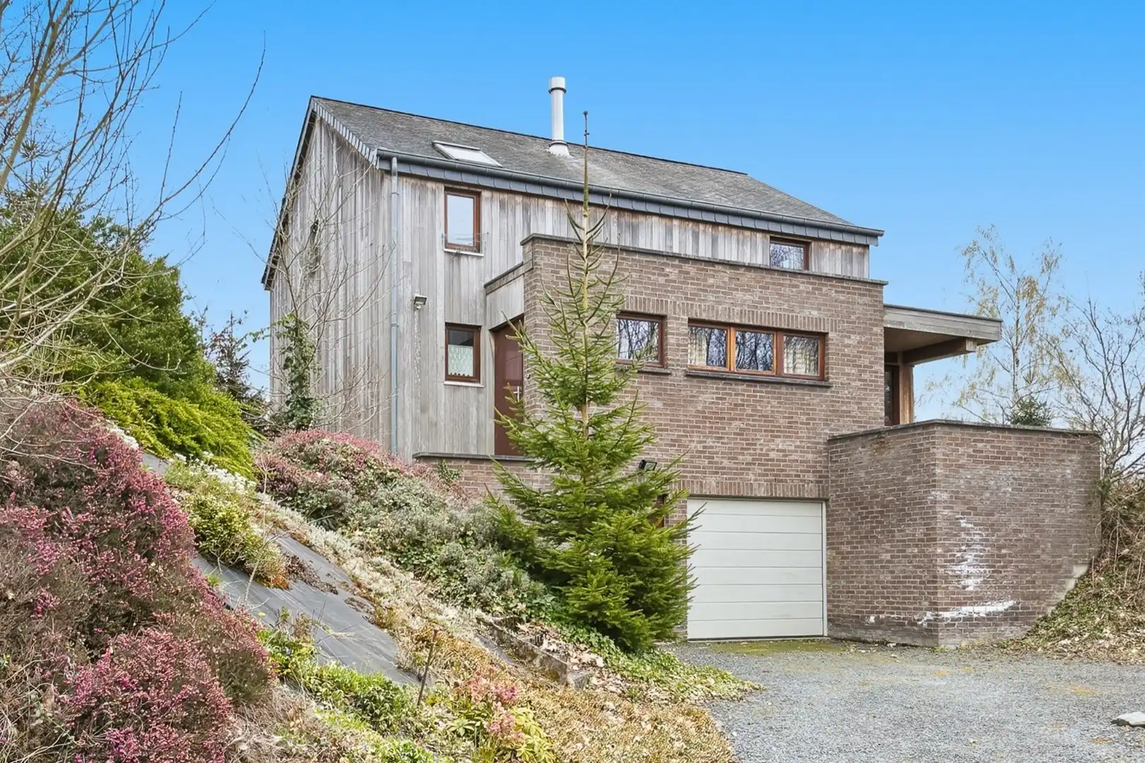 Hoofdfoto van de publicatie: Charmante woning met karakter in het groene Paliseul