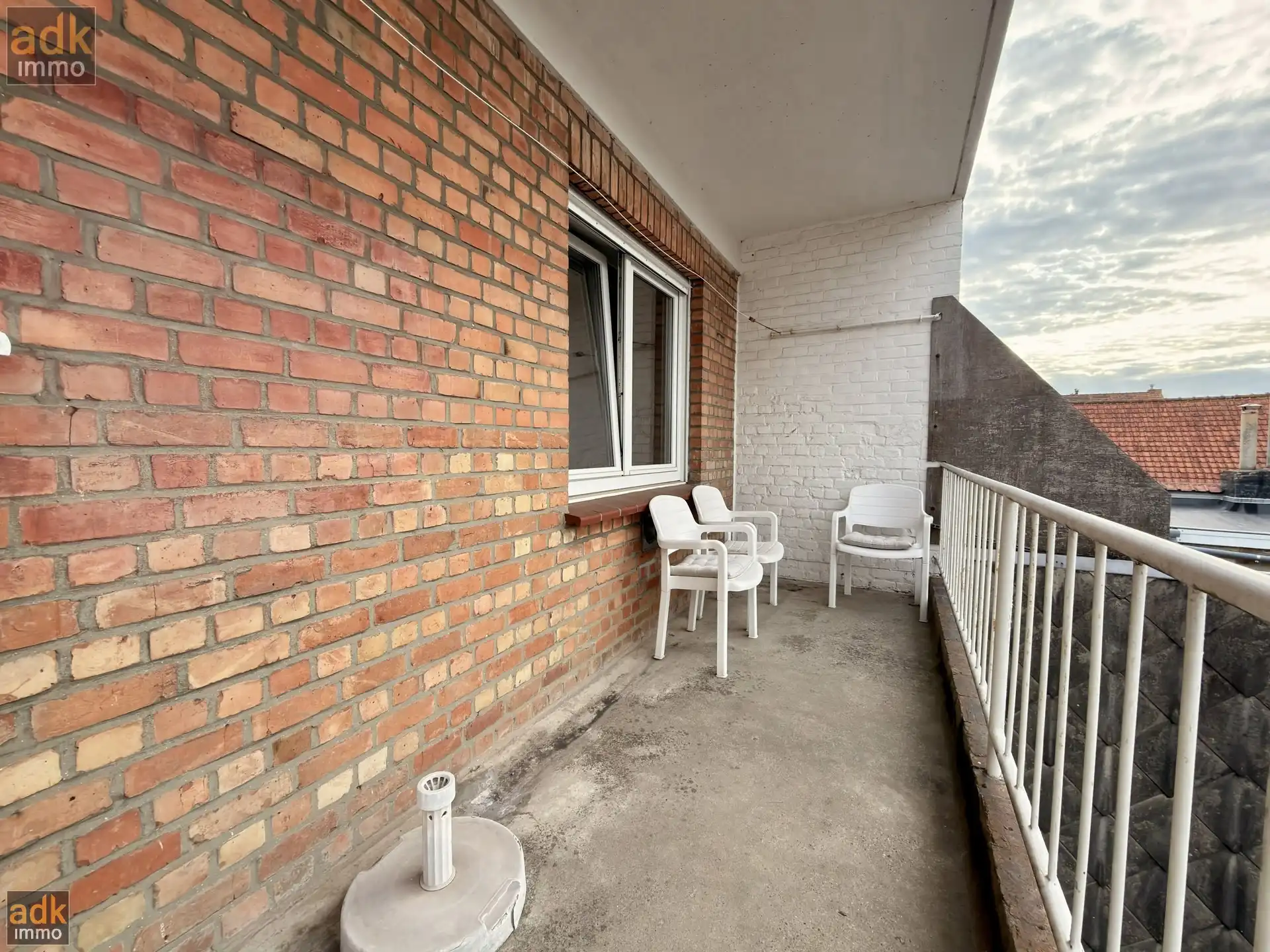 Instapklaar 2-slaapkamerappartement met dubbele GARAGE en berging. foto 17