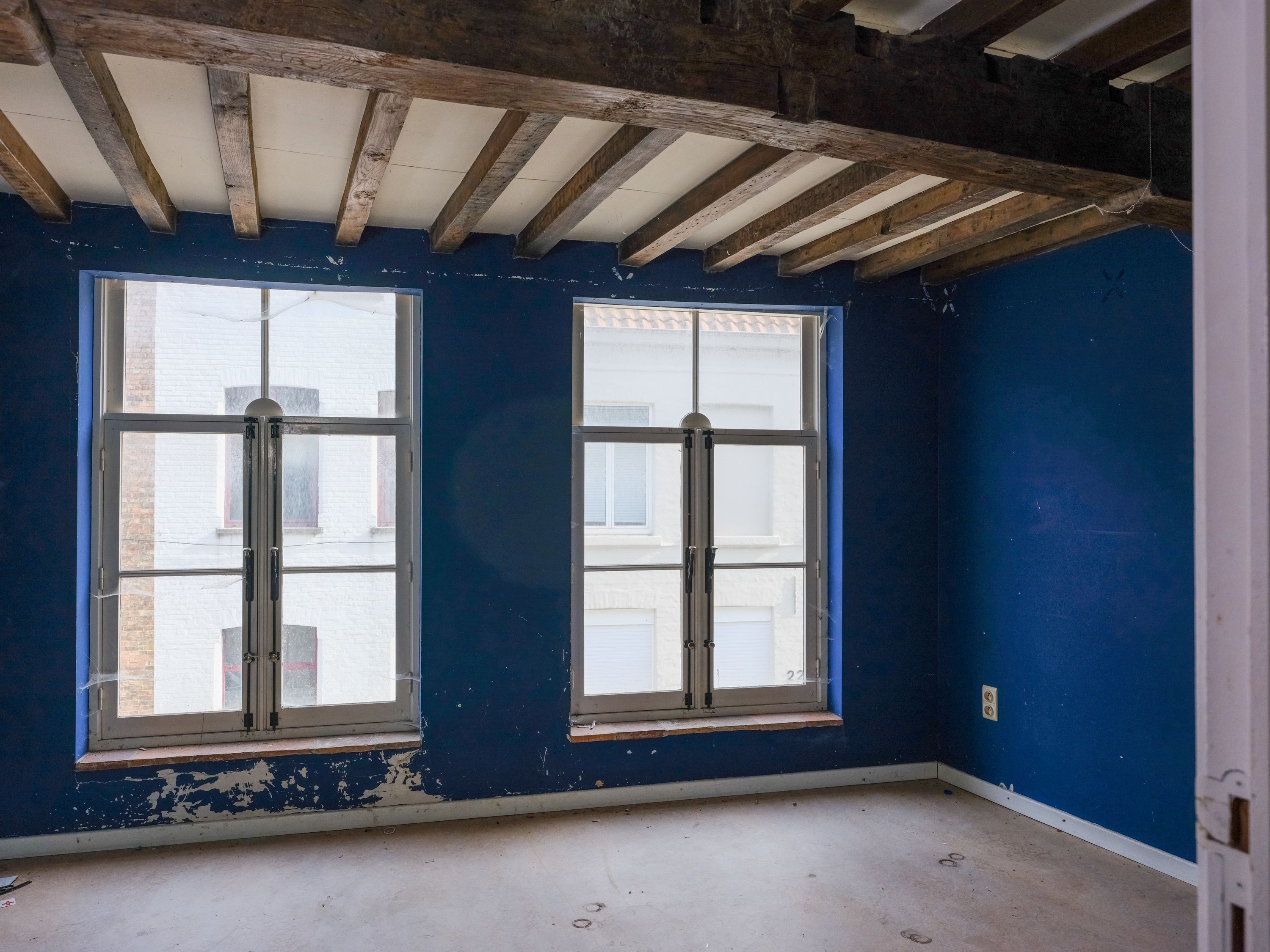 Centraal gelegen stadswoning met 3 slaapkamers en stadstuintje – ideaal renovatieproject foto 12