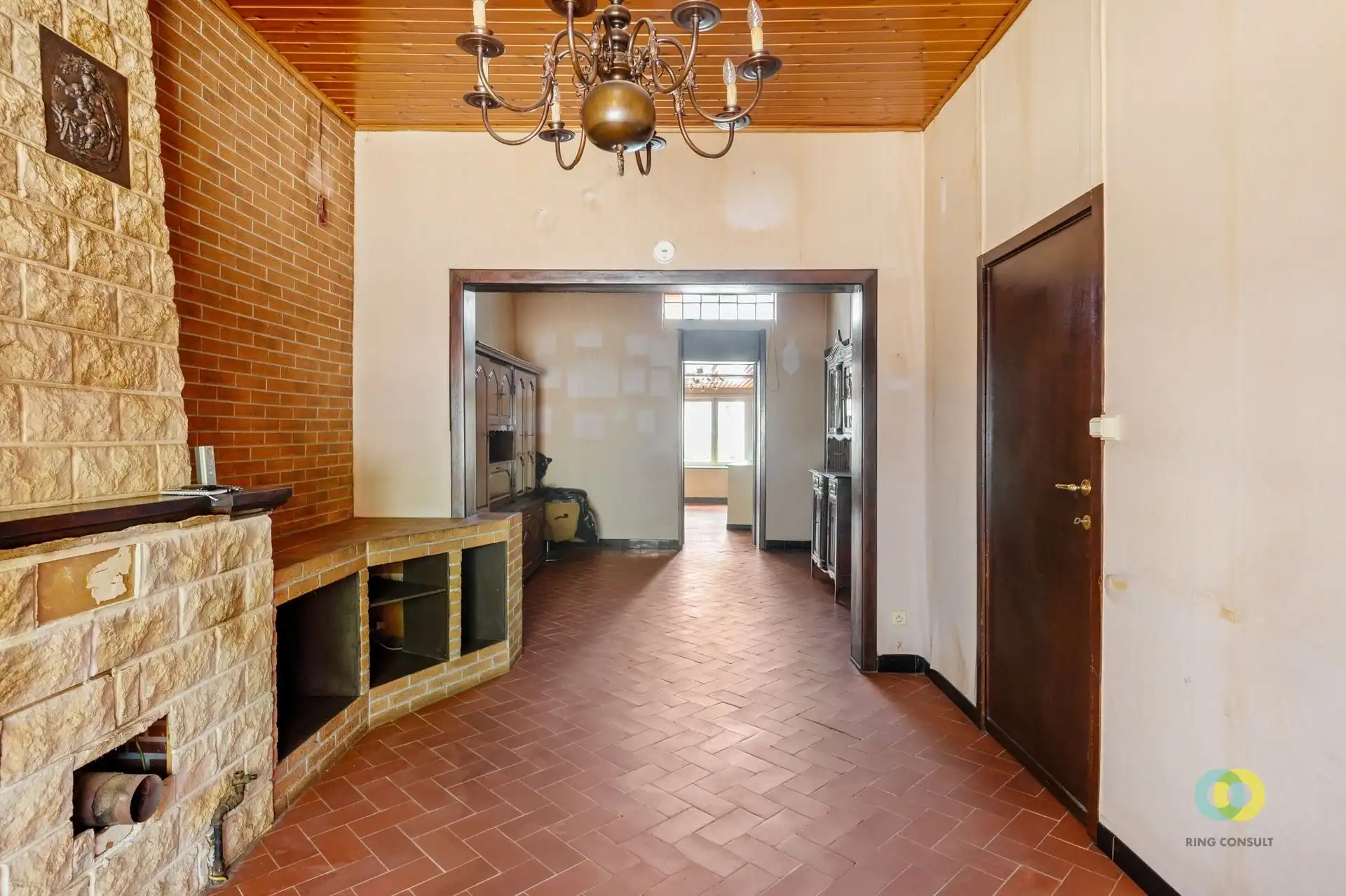 Woning met veel renovatie potentieel  foto 2