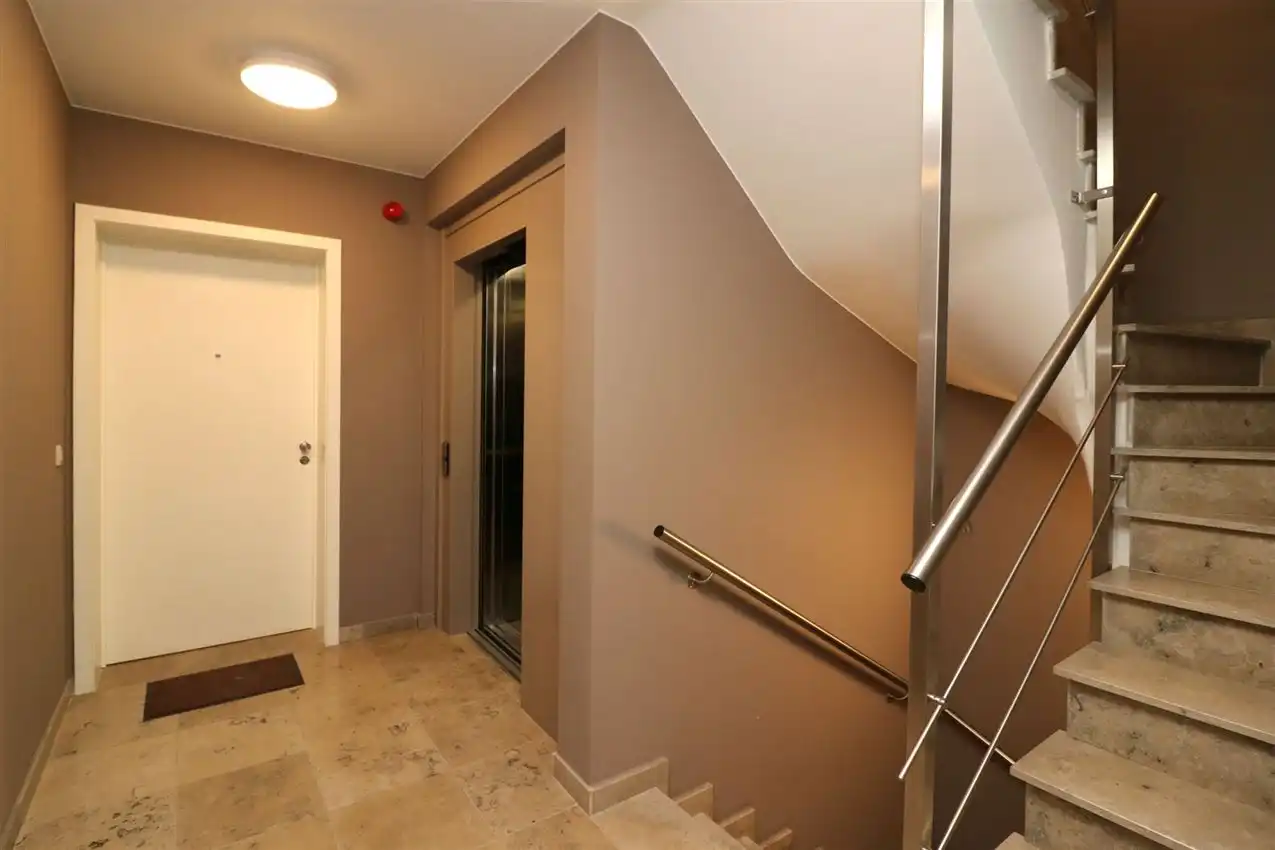 App. met 2 slpk., terras en autostaanplaats, rustig gelegen foto 33