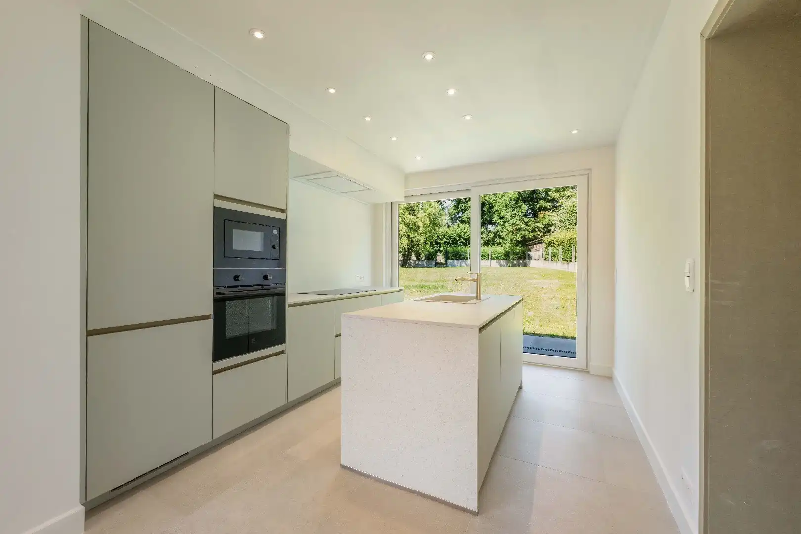 VOLLEDIG GERENOVEERDE WONING OP TOPLOCATIE IN KOOLSKAMP foto 6